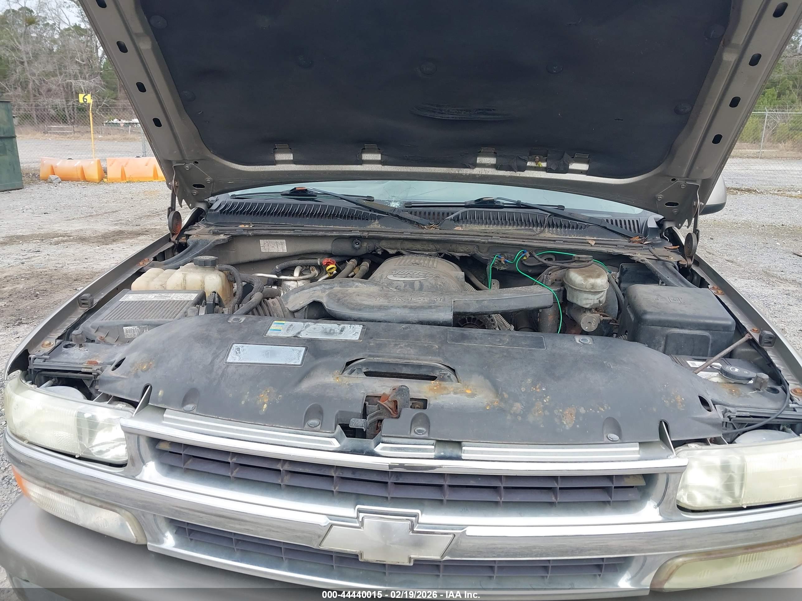 CHEVROLET SUBURBAN image 10