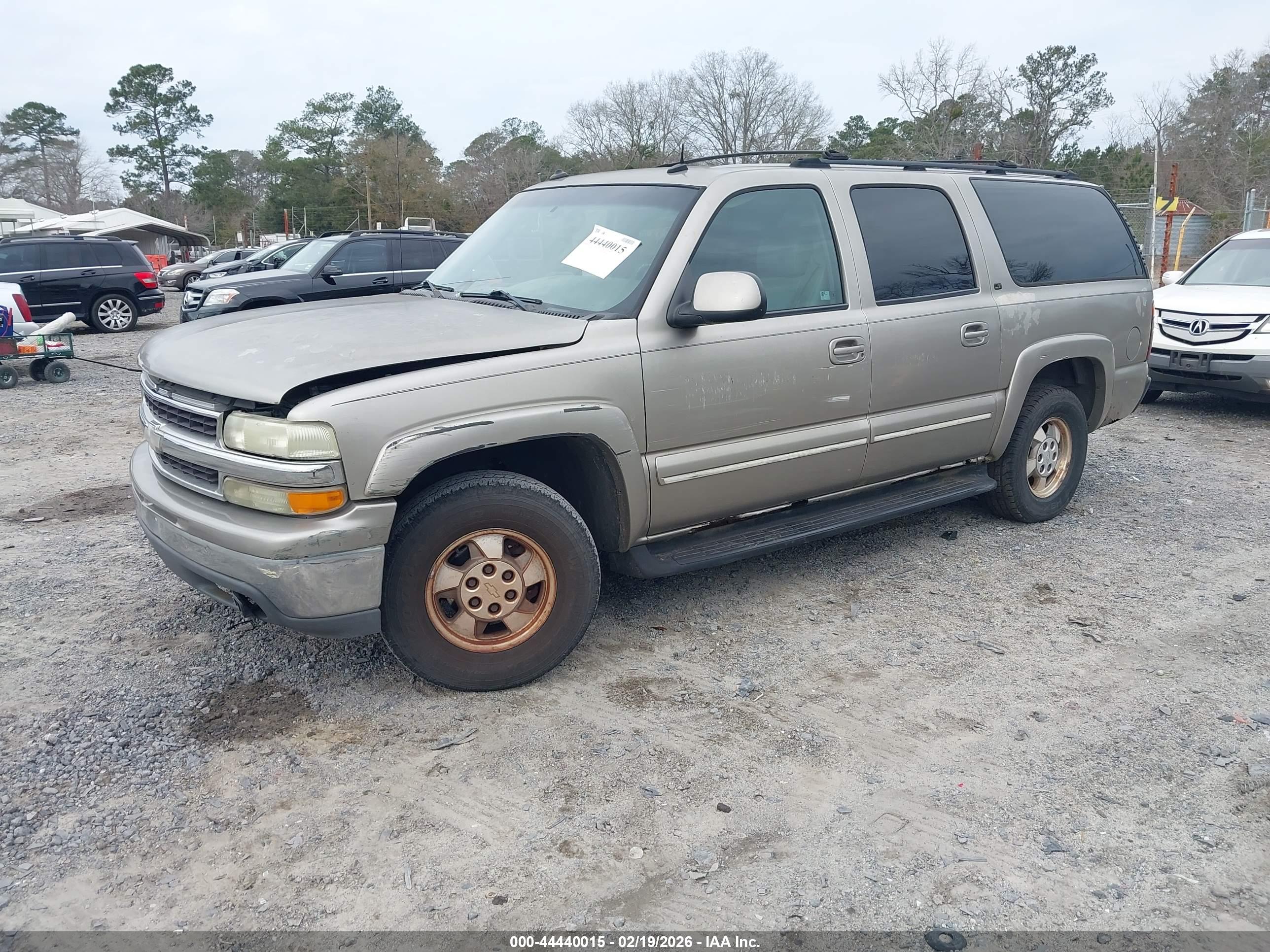 CHEVROLET SUBURBAN image 2