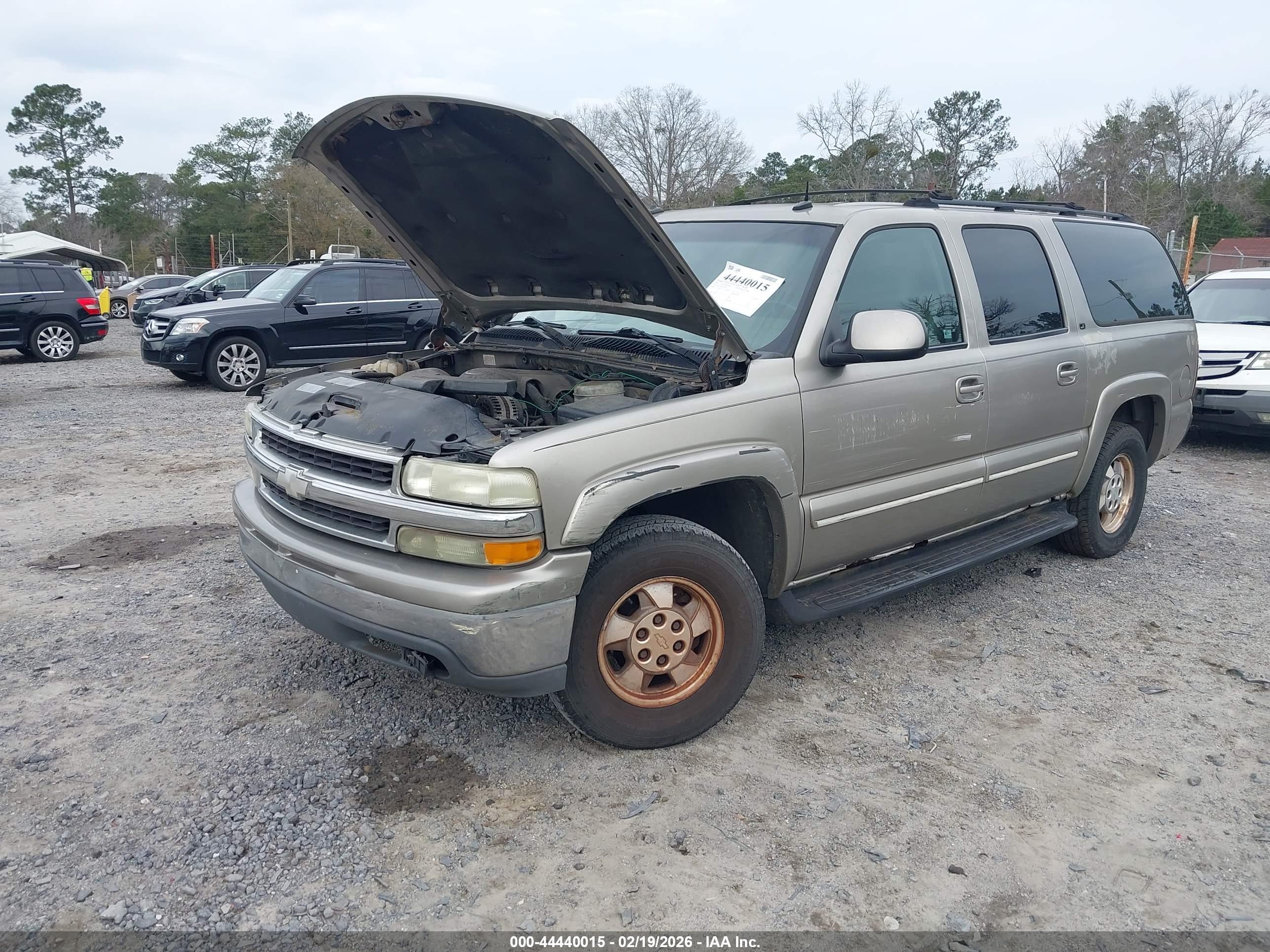 CHEVROLET SUBURBAN image 6
