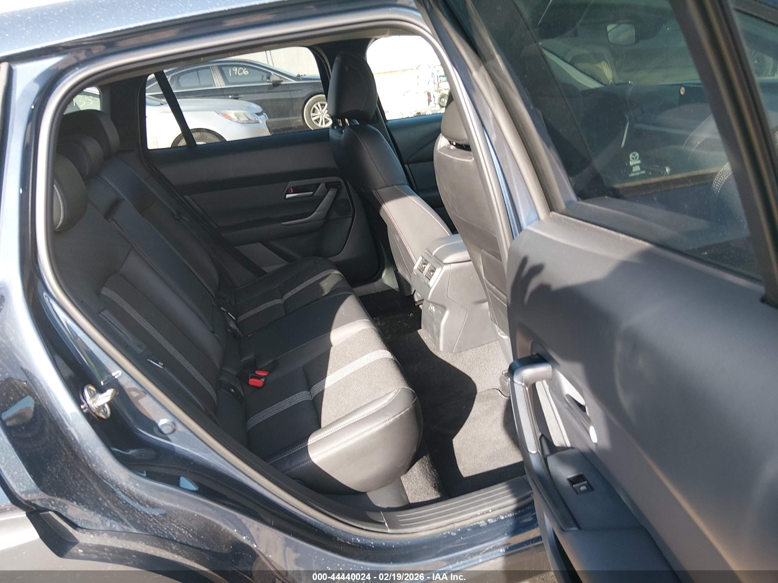MAZDA CX-50 image 8