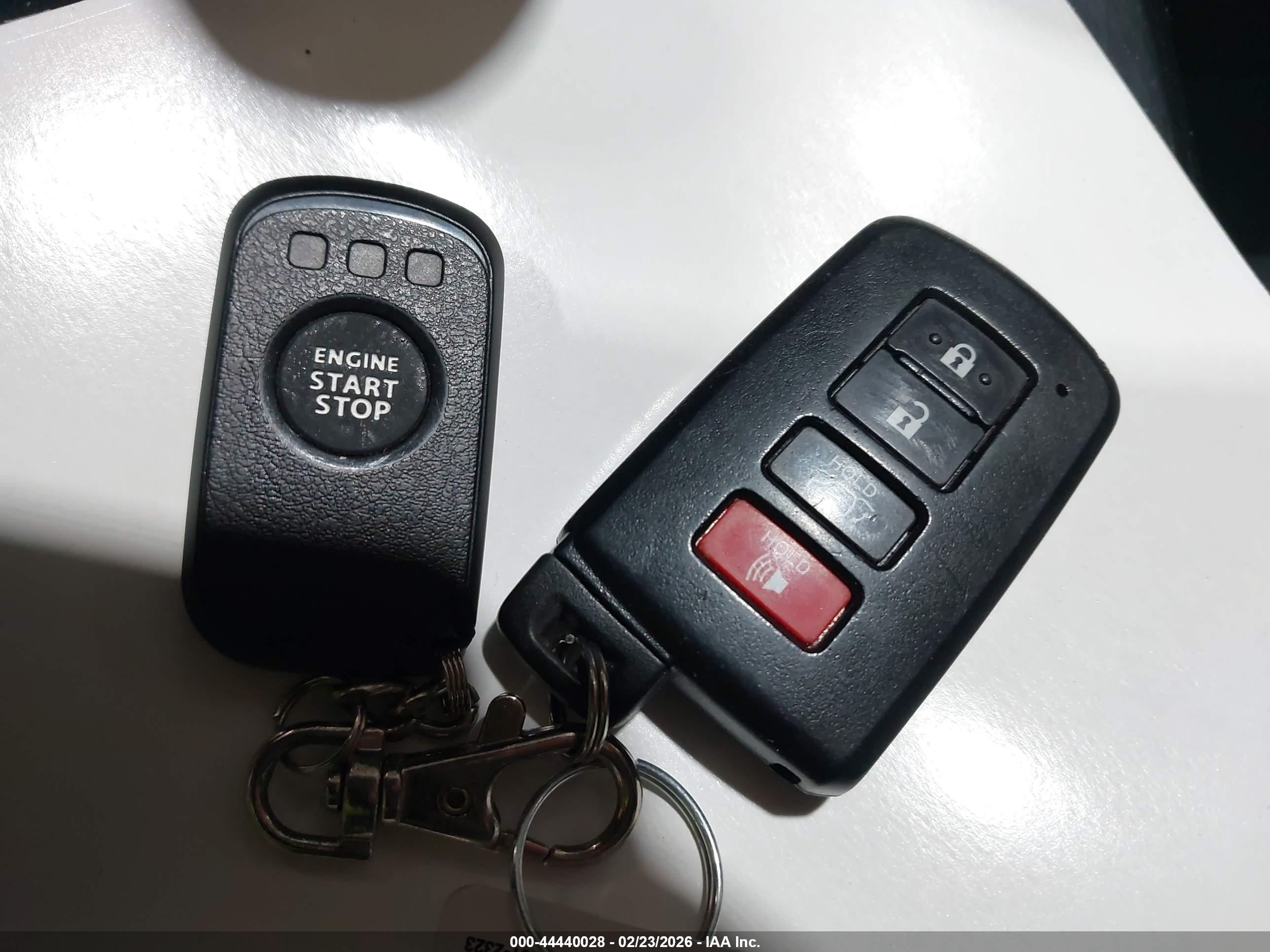 TOYOTA RAV4 image 11