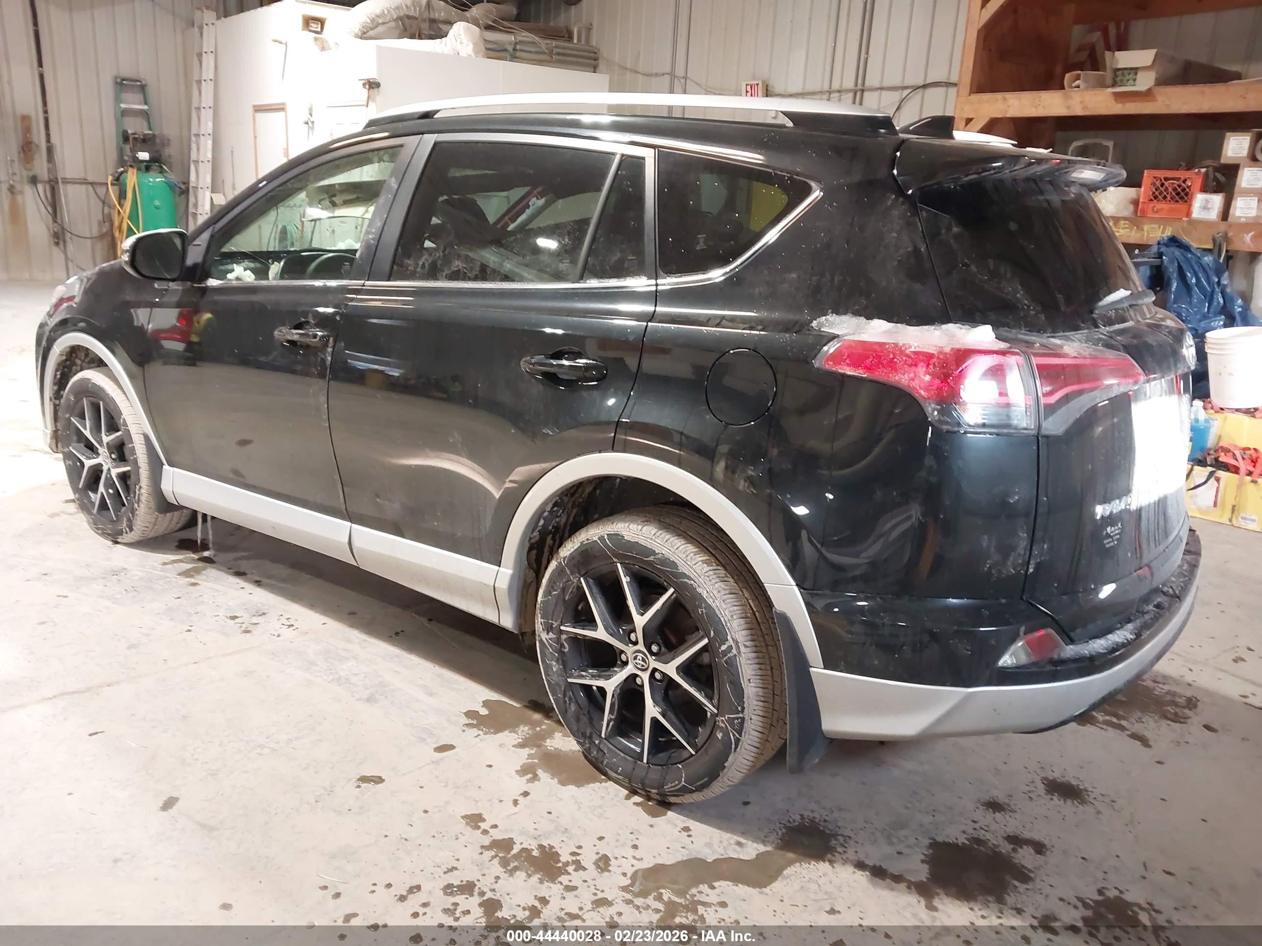 TOYOTA RAV4 image 3