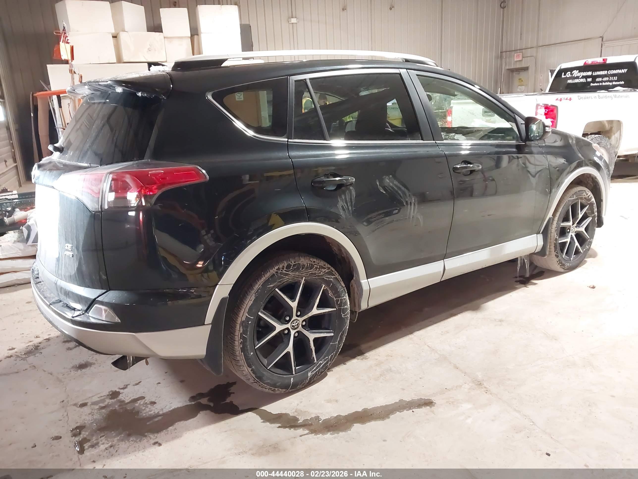 TOYOTA RAV4 image 4