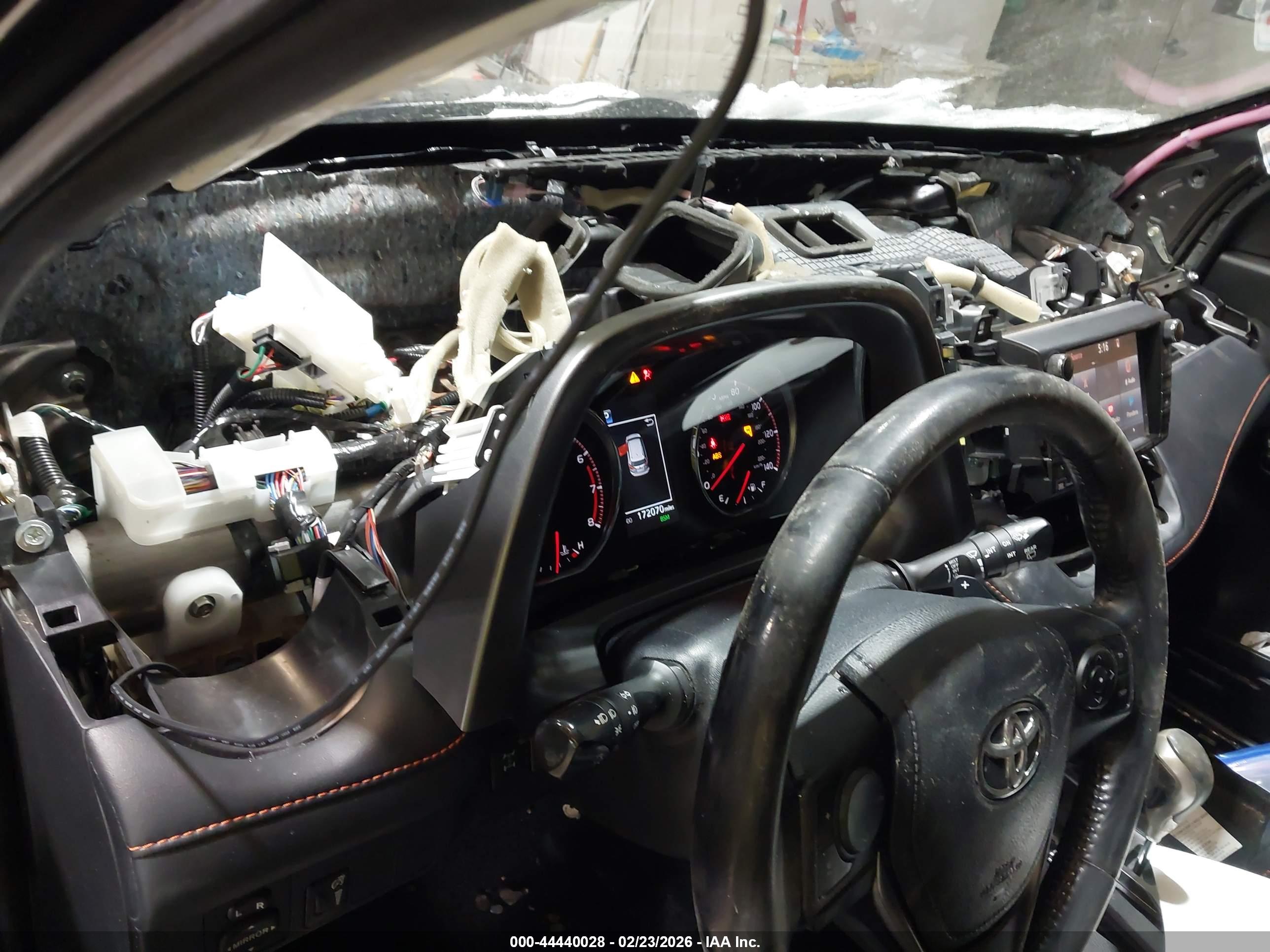 TOYOTA RAV4 image 6