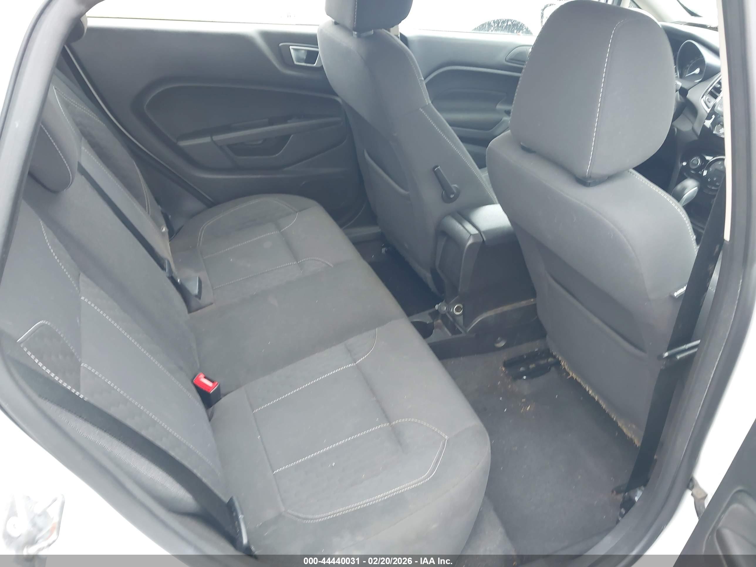 FORD FIESTA image 8