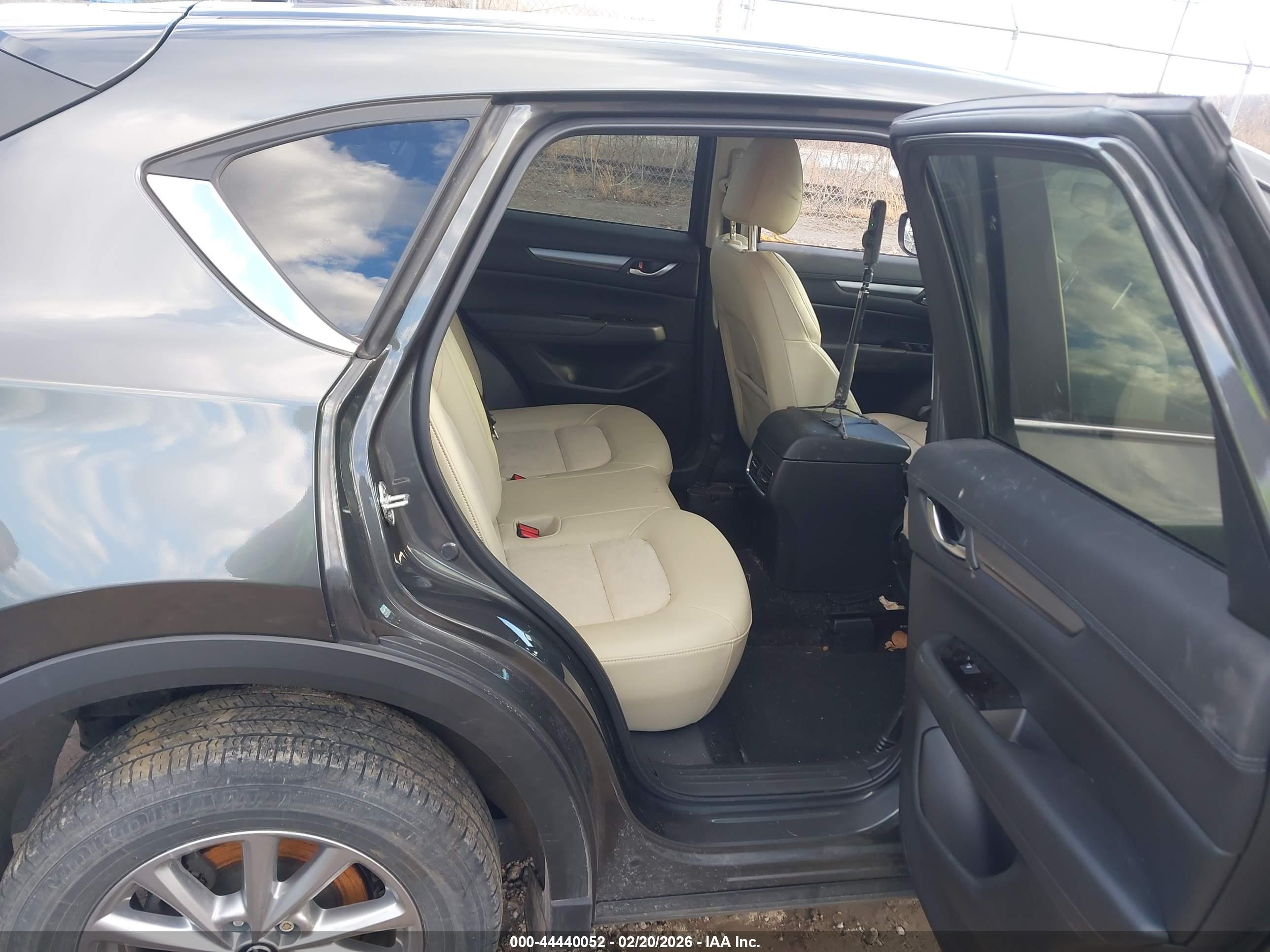 MAZDA CX-5 image 8