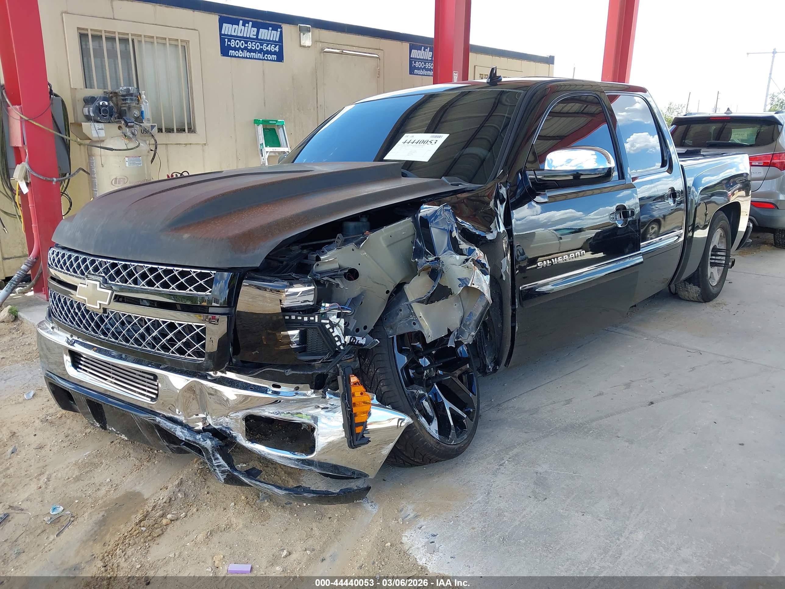 CHEVROLET SILVERADO image 2