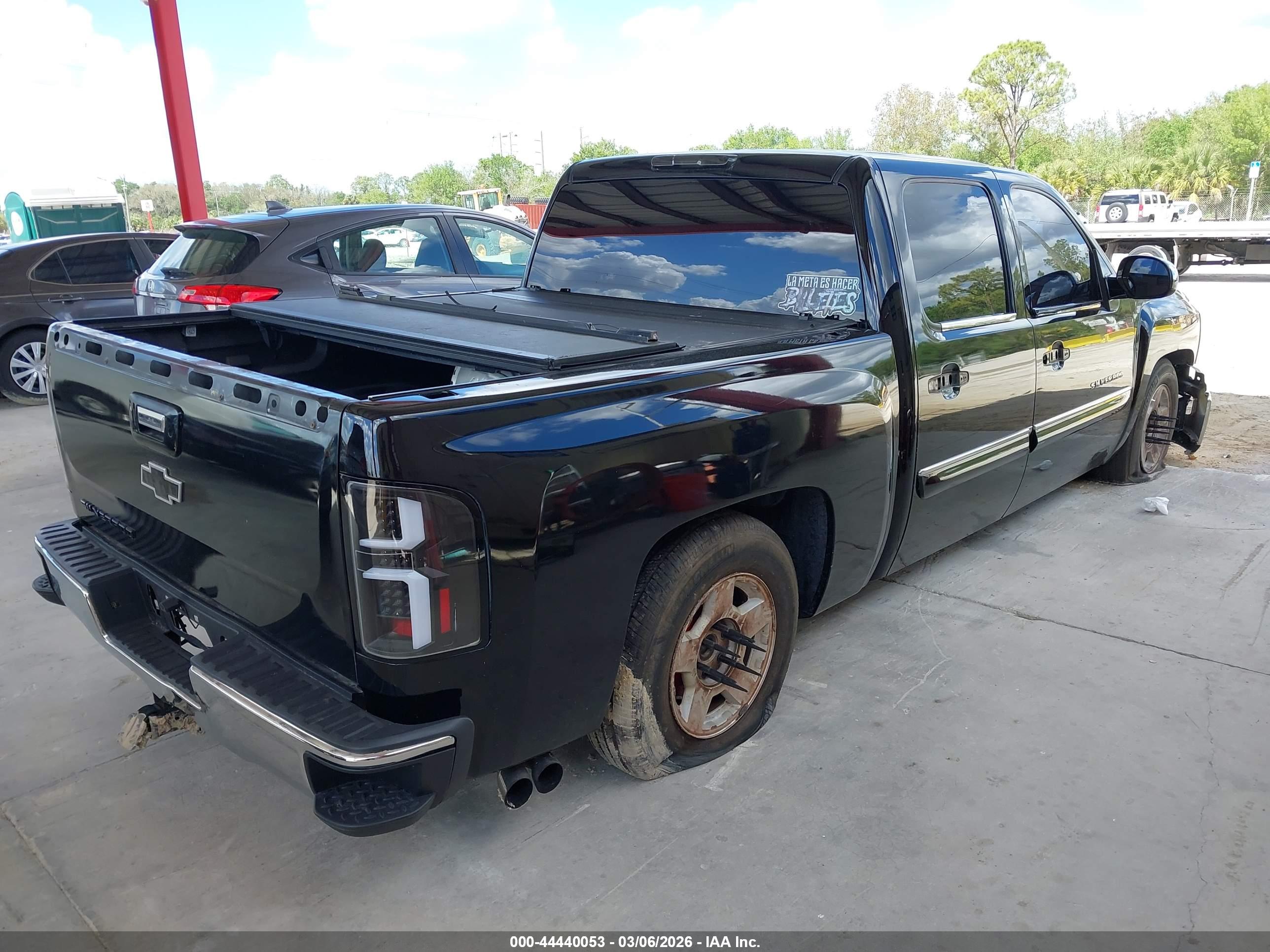 CHEVROLET SILVERADO image 4