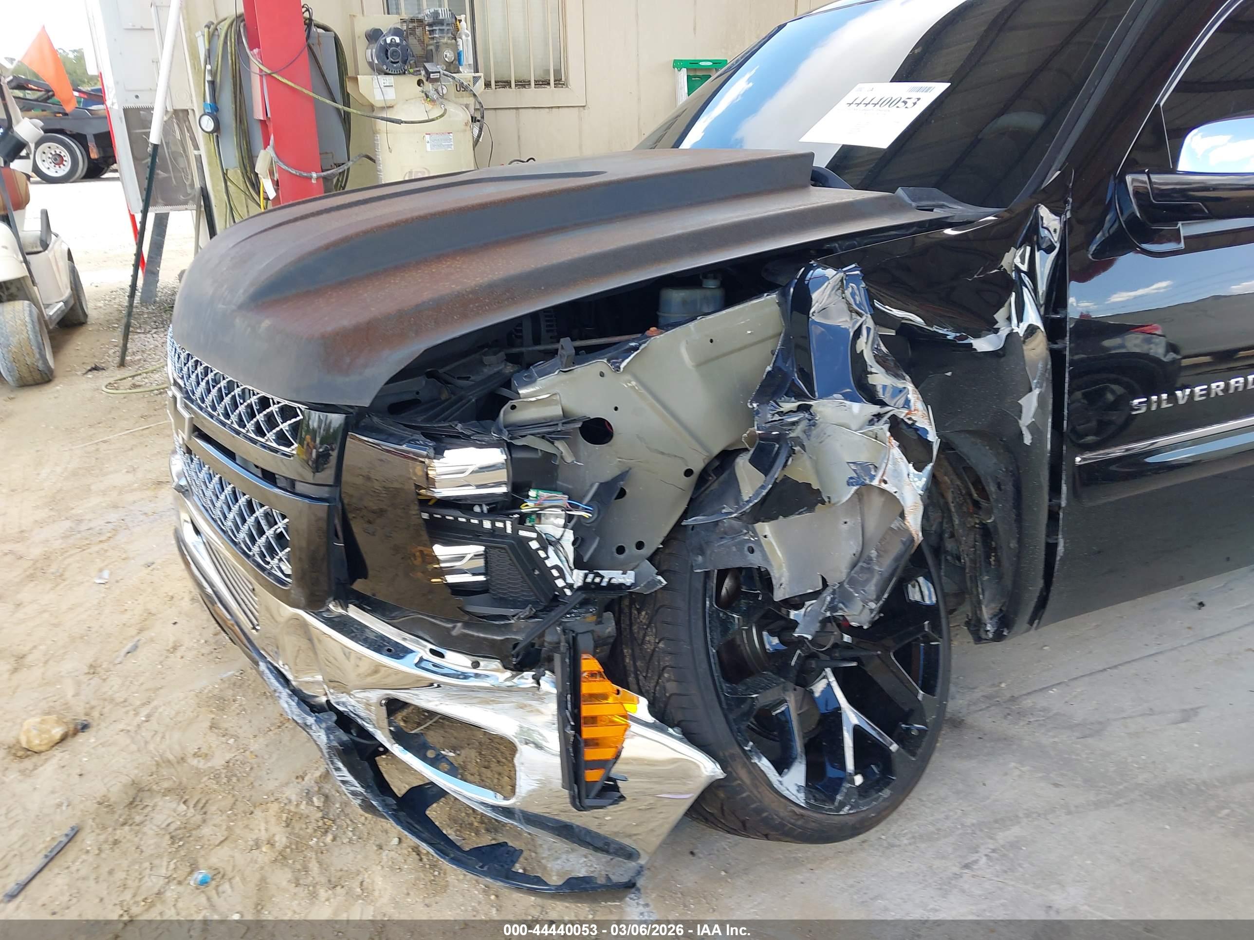 CHEVROLET SILVERADO image 6