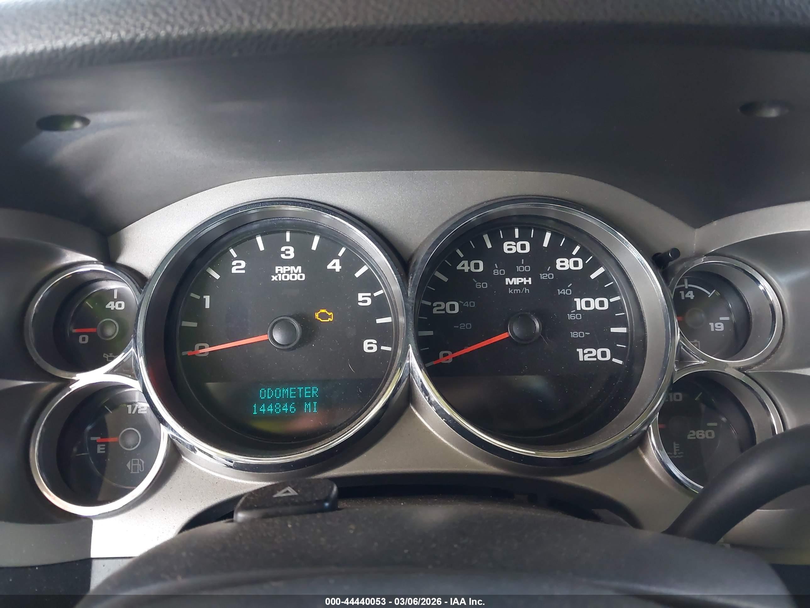 CHEVROLET SILVERADO image 7