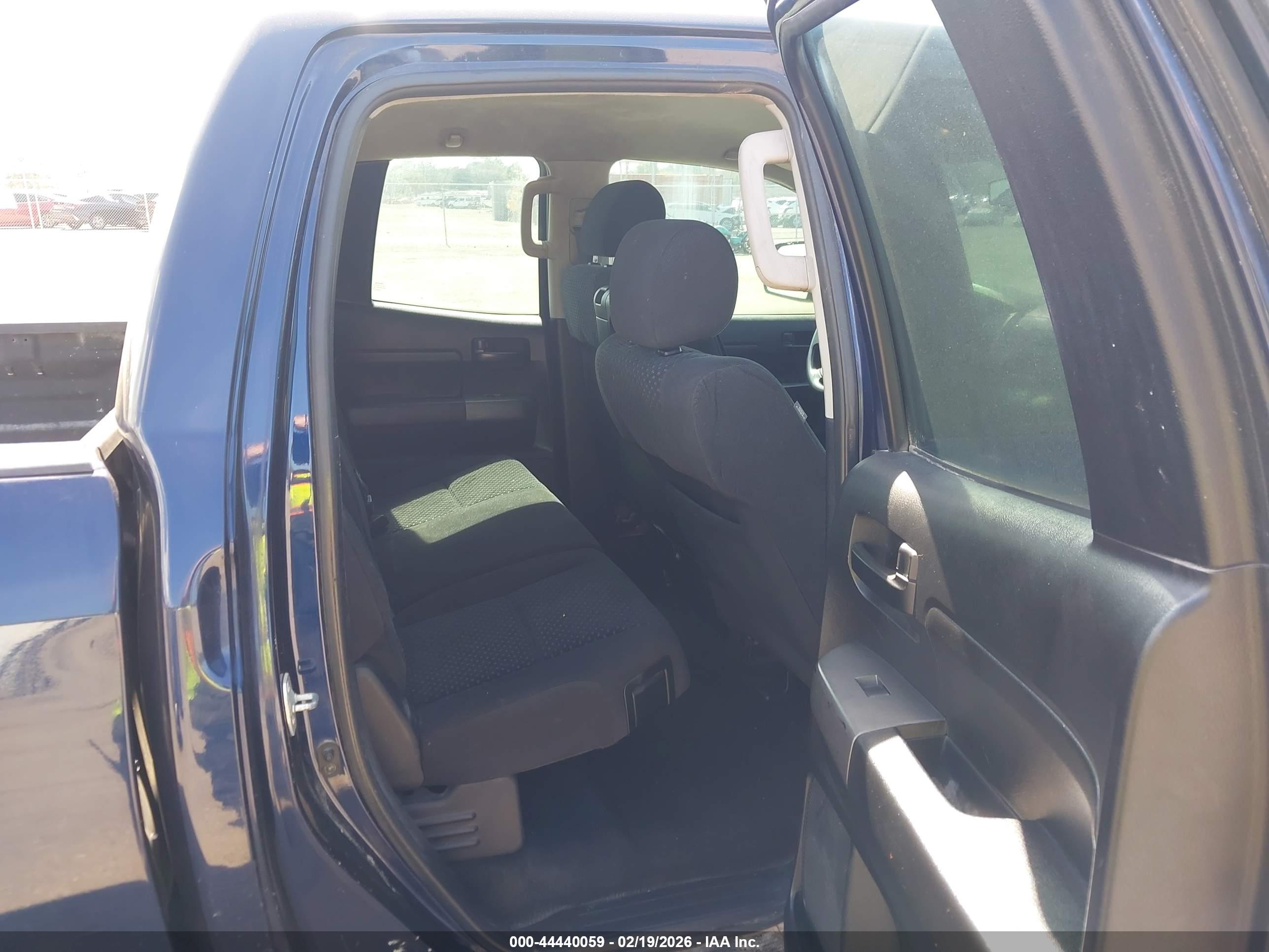 TOYOTA TUNDRA image 8