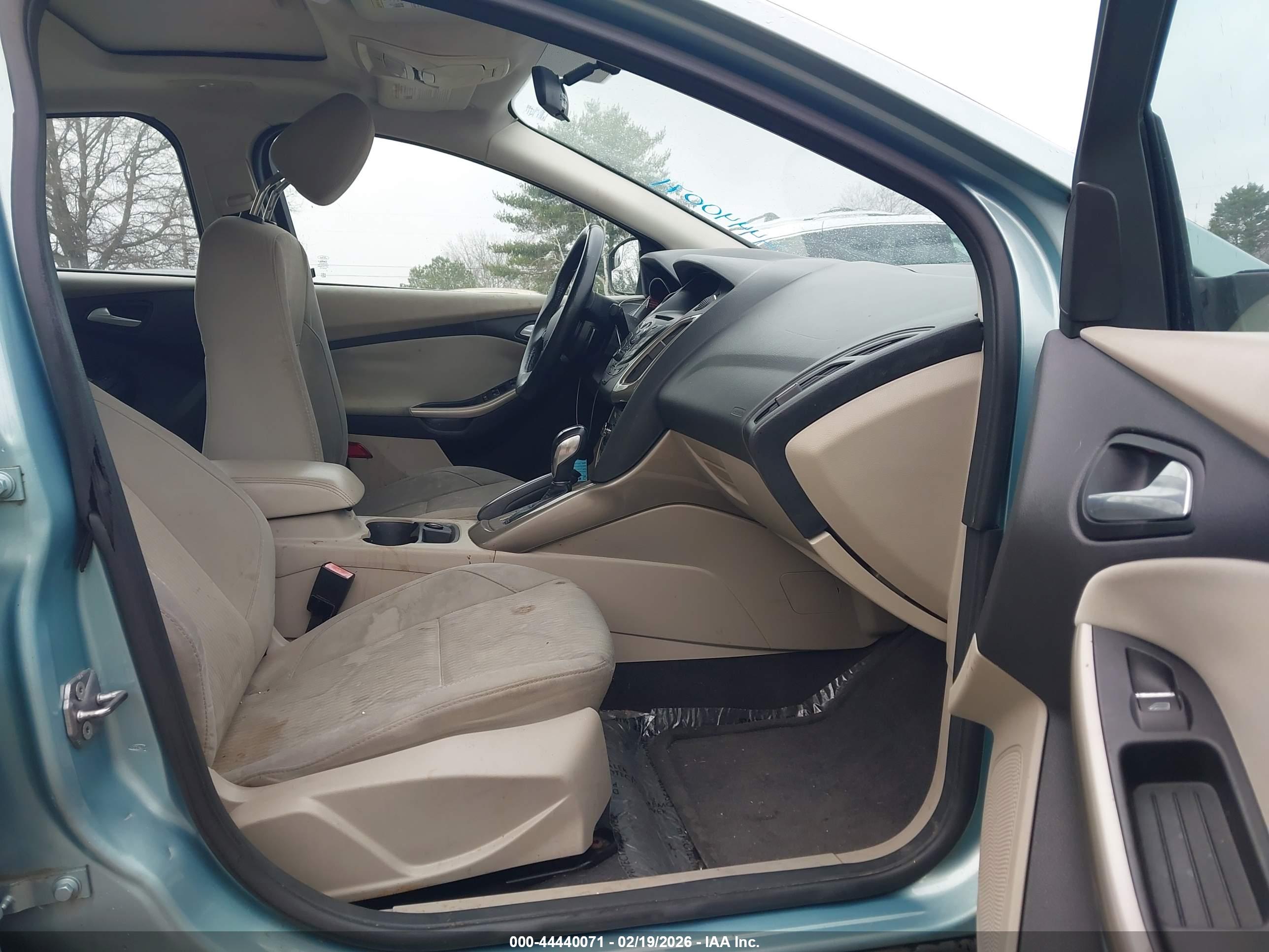 FORD FOCUS image 5