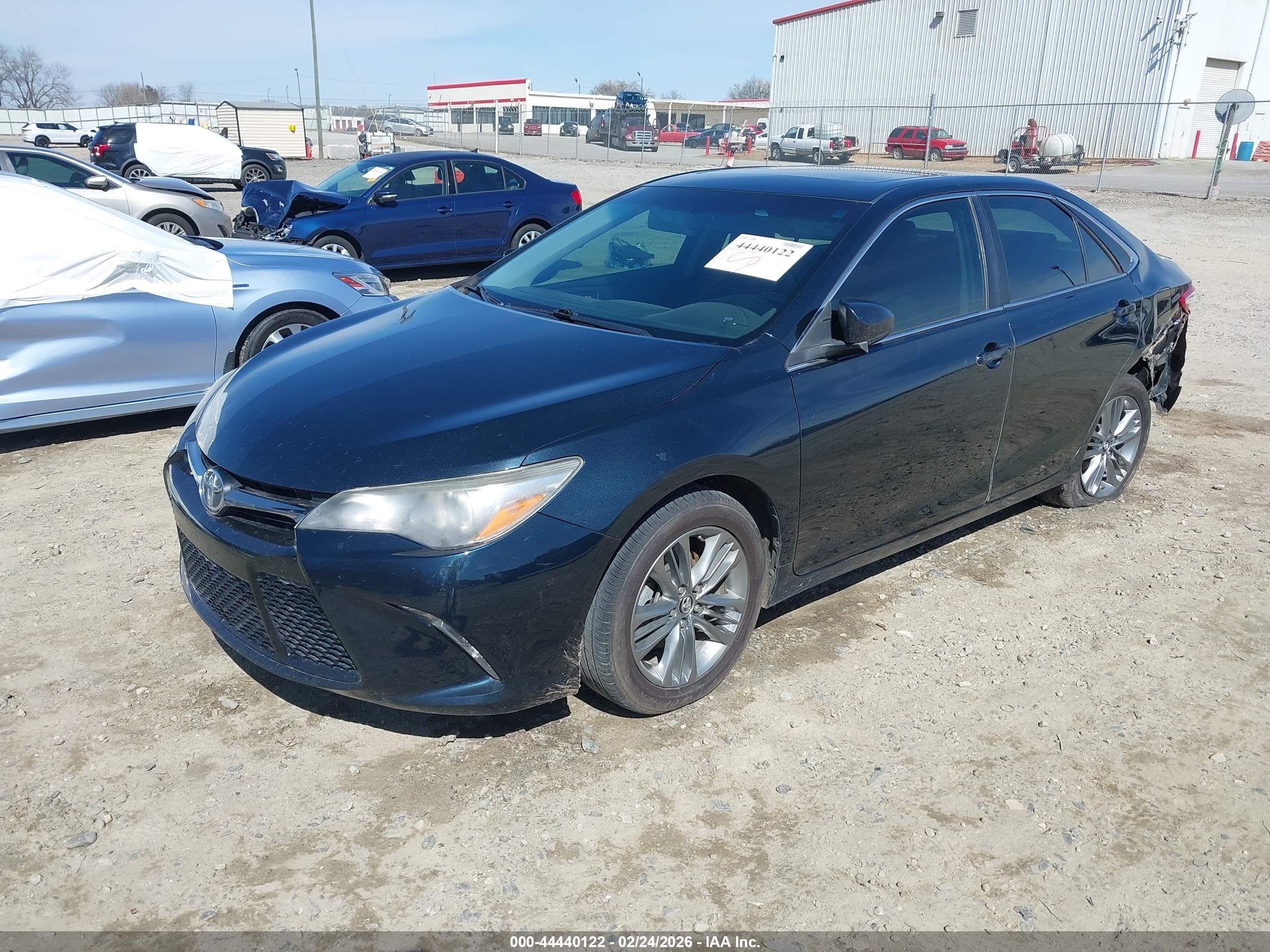 TOYOTA CAMRY image 2