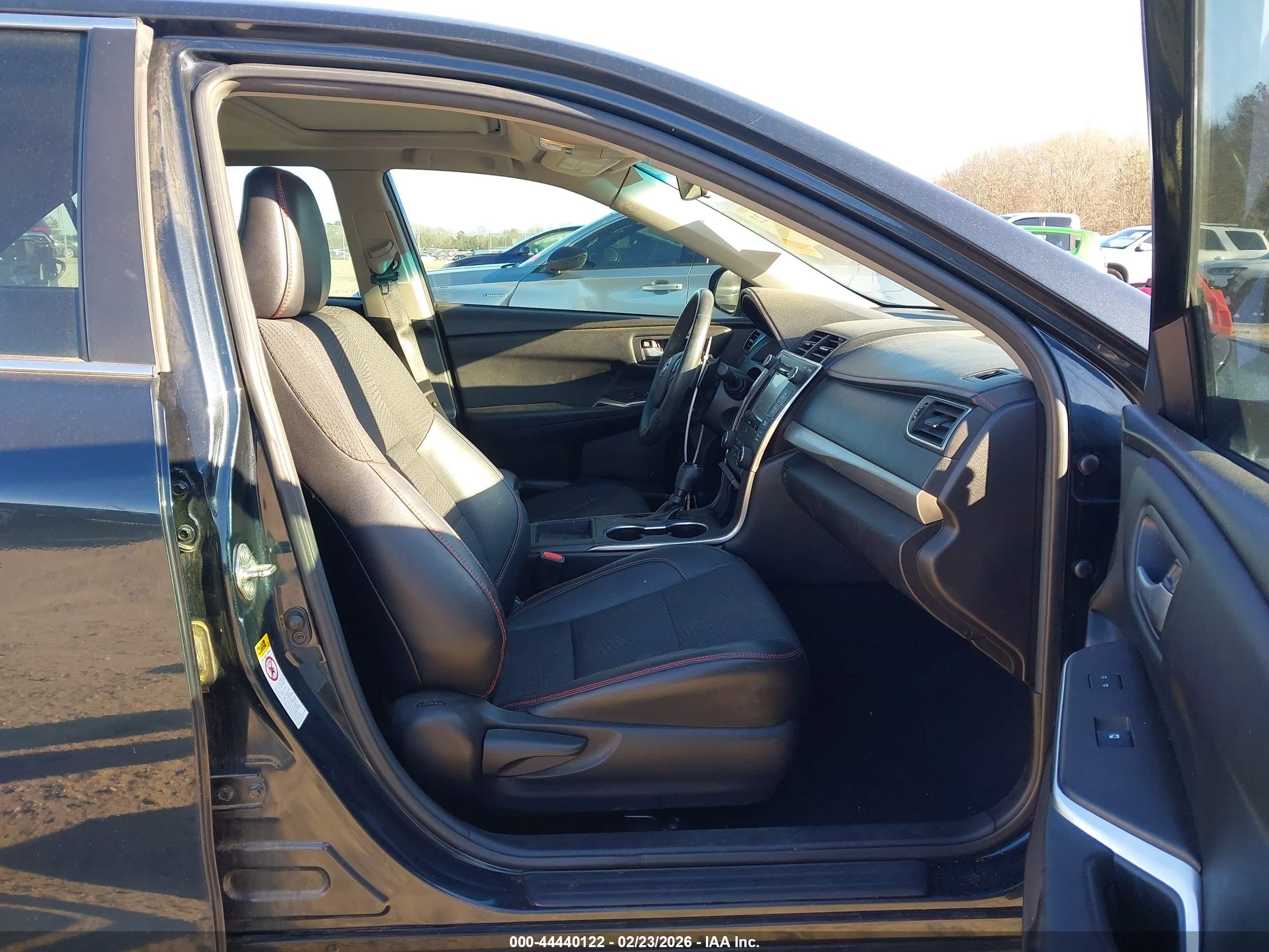TOYOTA CAMRY image 5