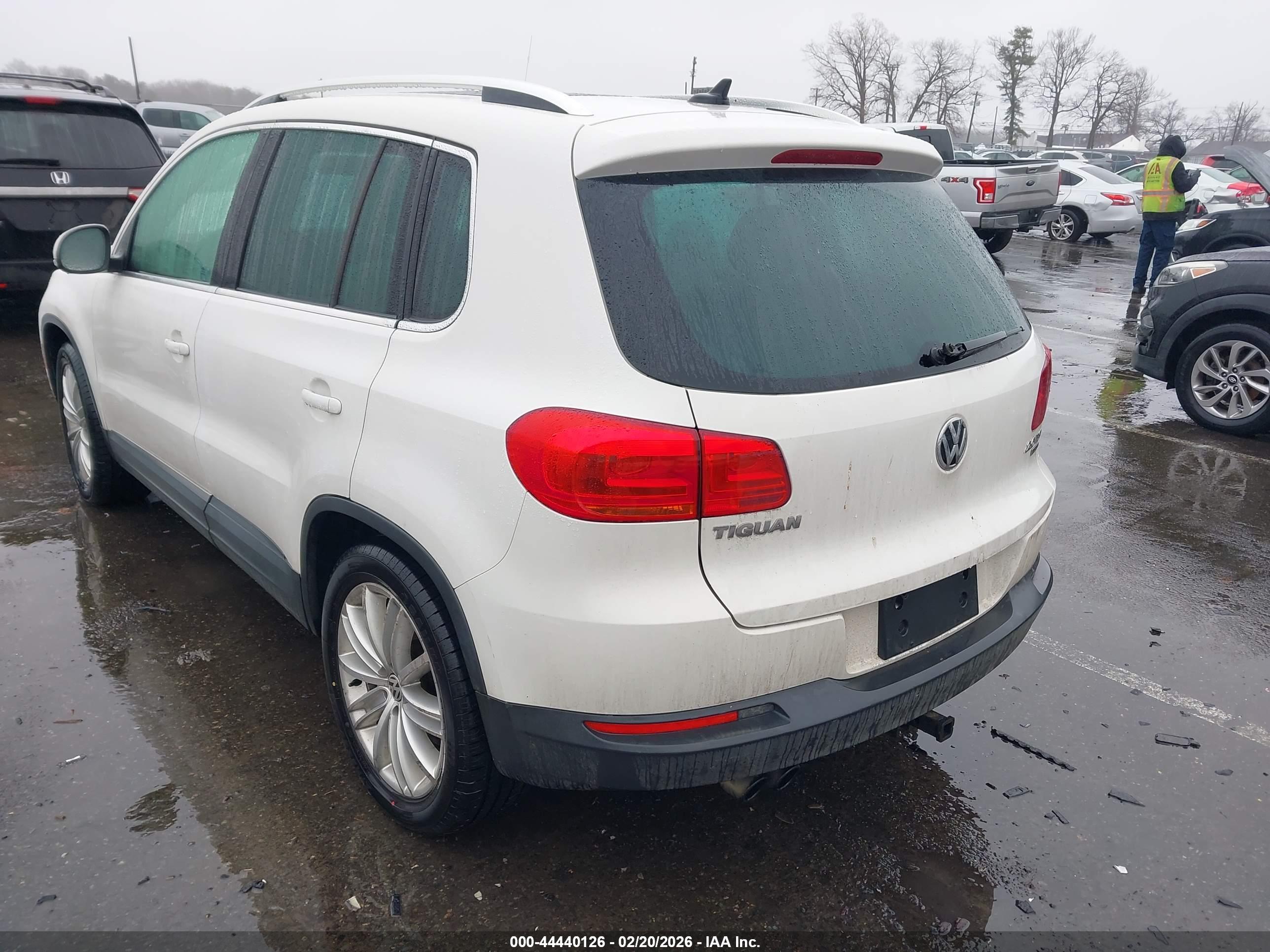 VOLKSWAGEN TIGUAN image 3
