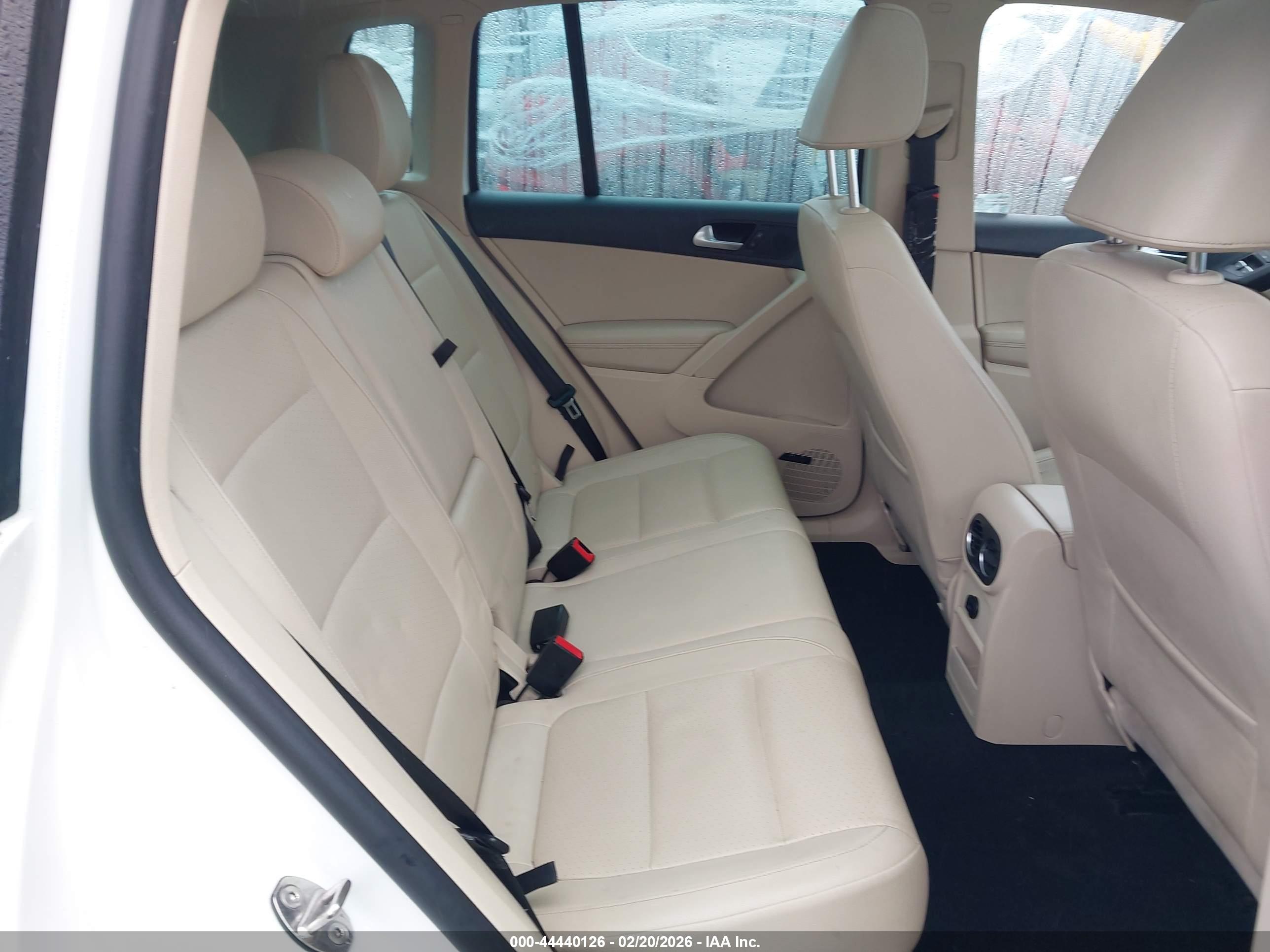 VOLKSWAGEN TIGUAN image 8