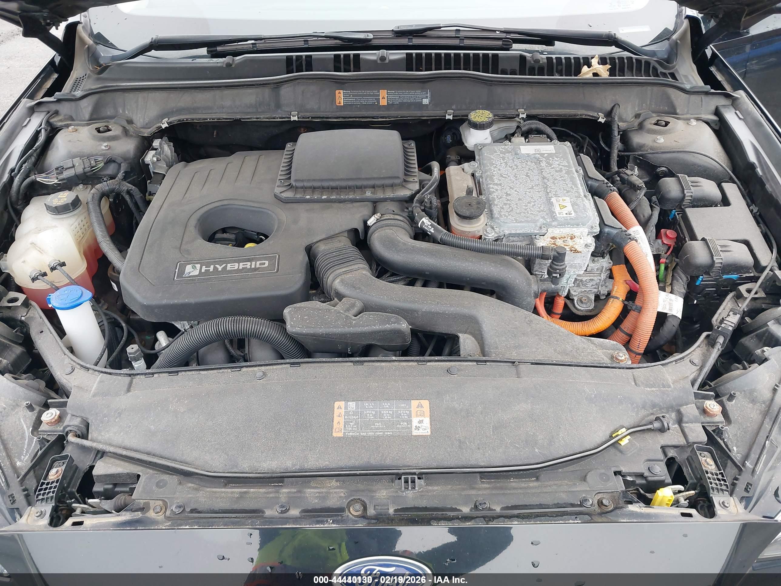 FORD FUSION image 10