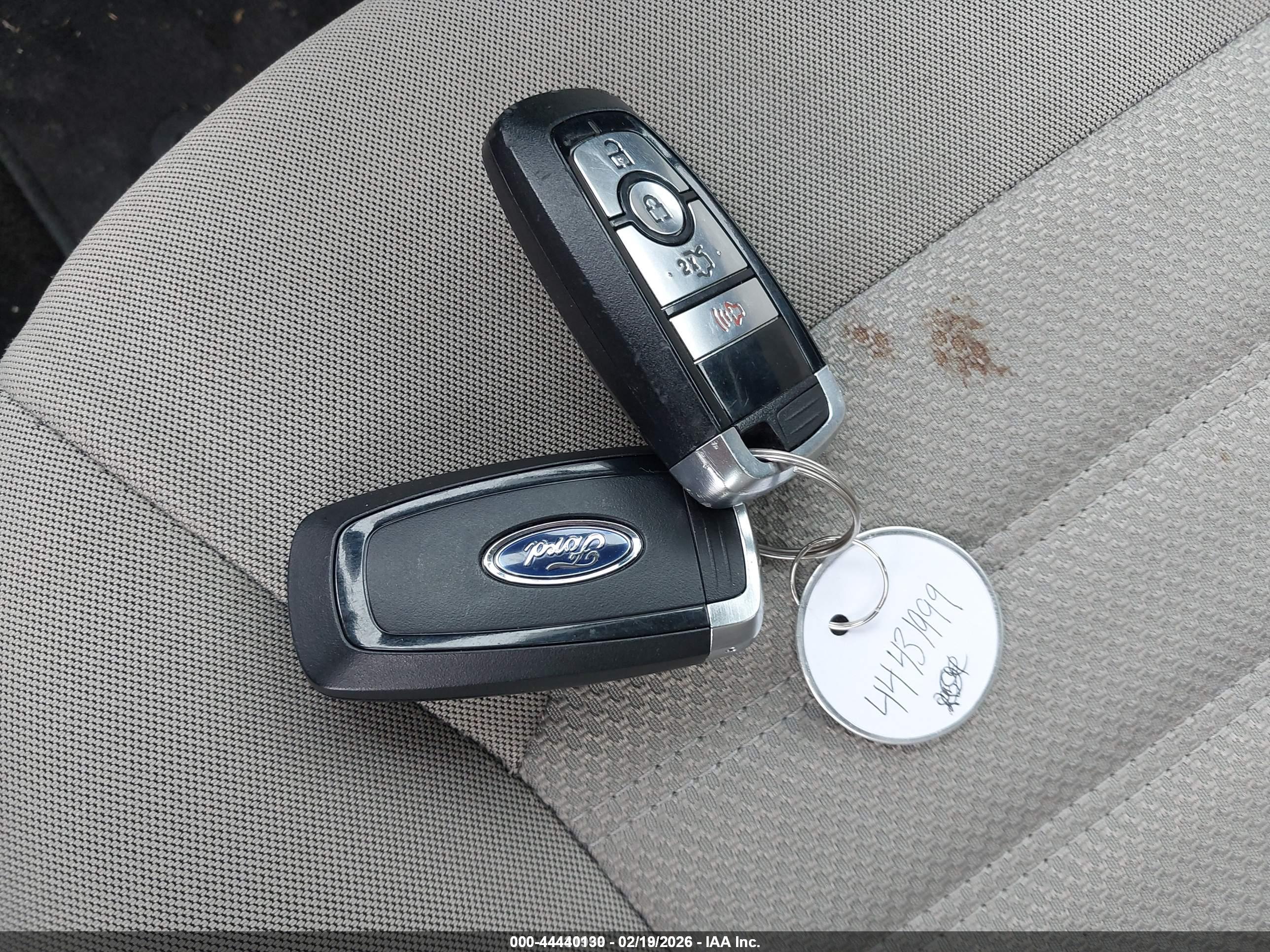 FORD FUSION image 11