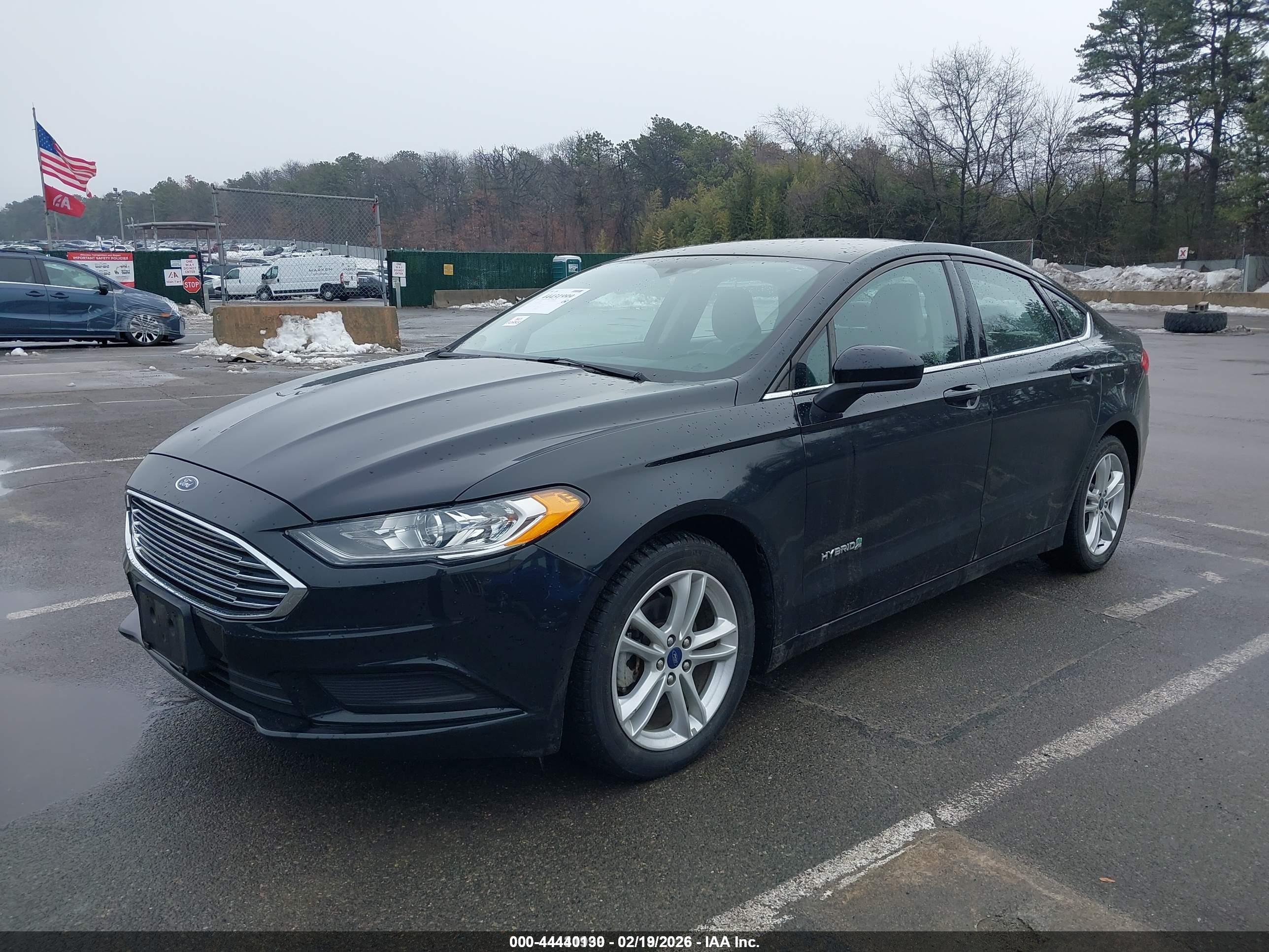 FORD FUSION image 2