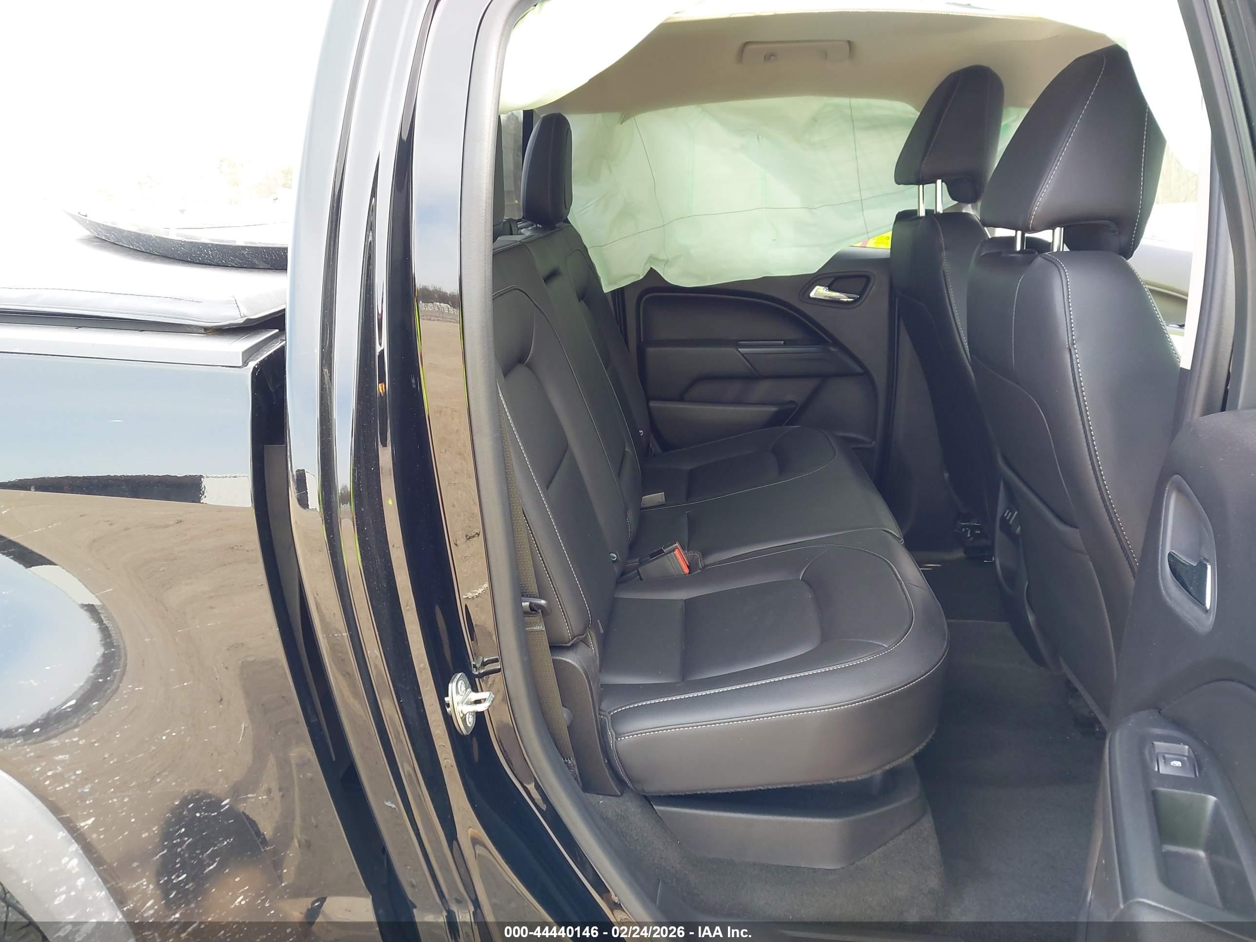 CHEVROLET COLORADO image 8