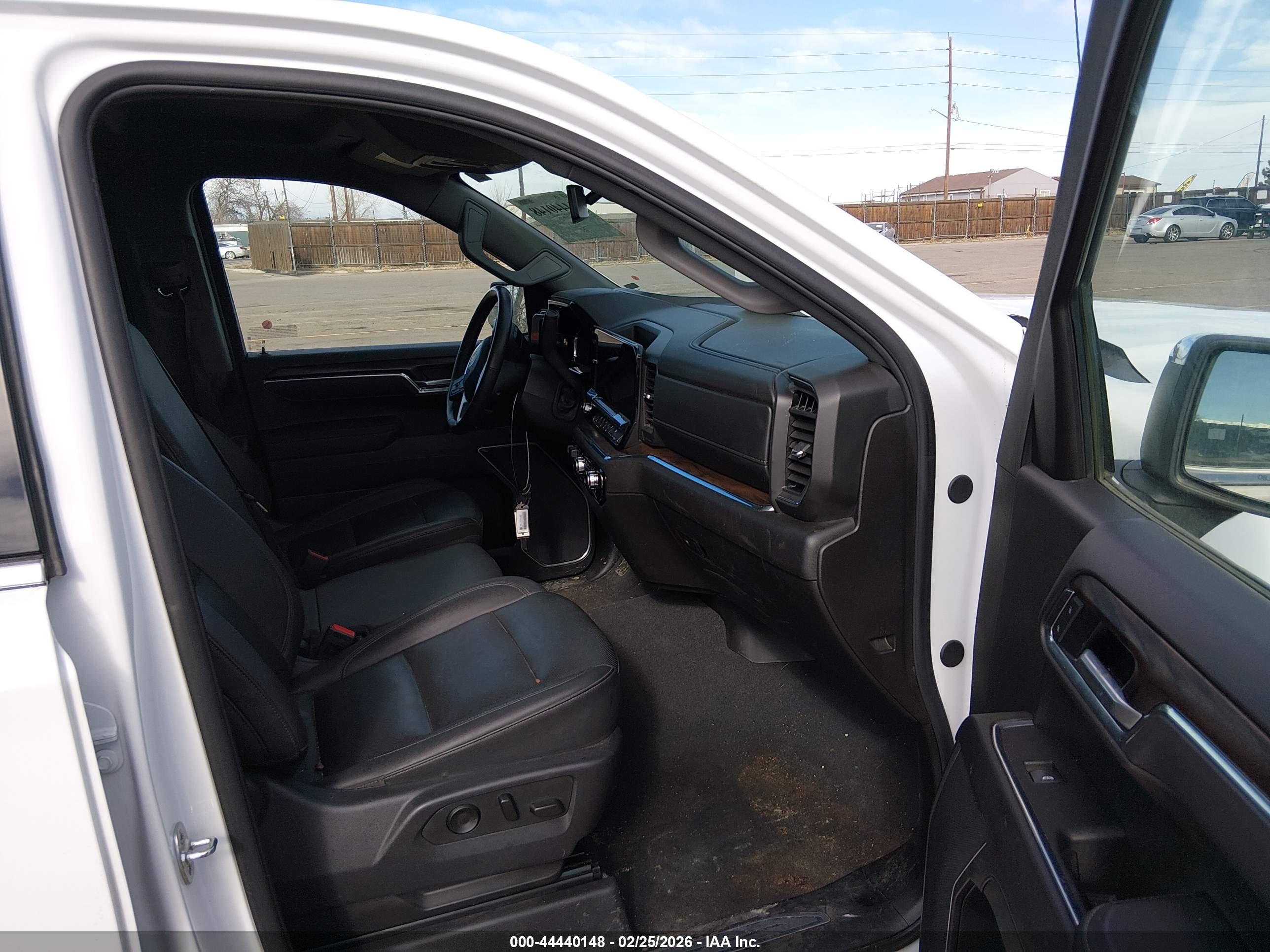 GMC SIERRA image 5