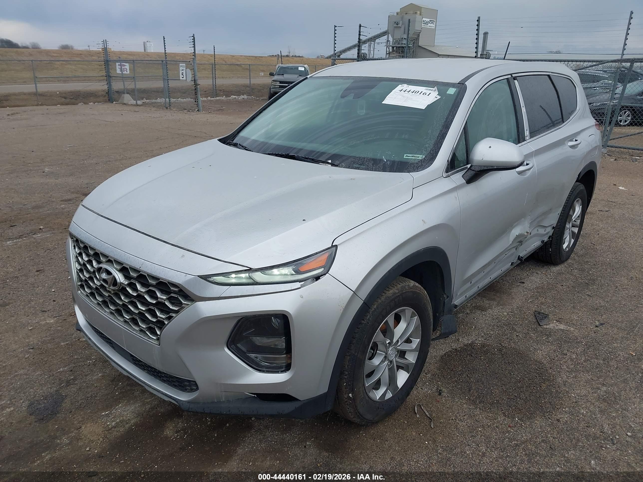HYUNDAI SANTA image 2