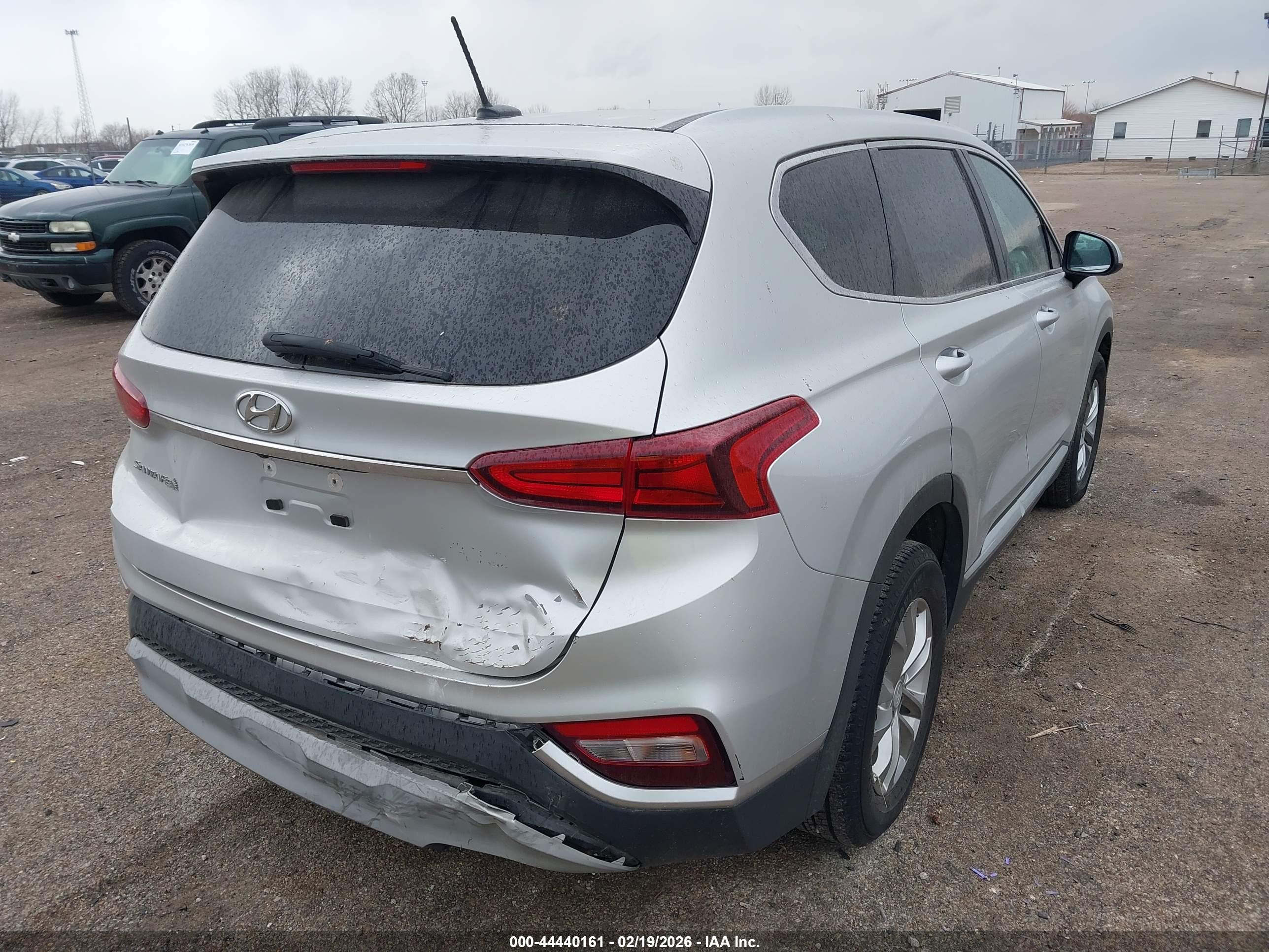HYUNDAI SANTA image 4