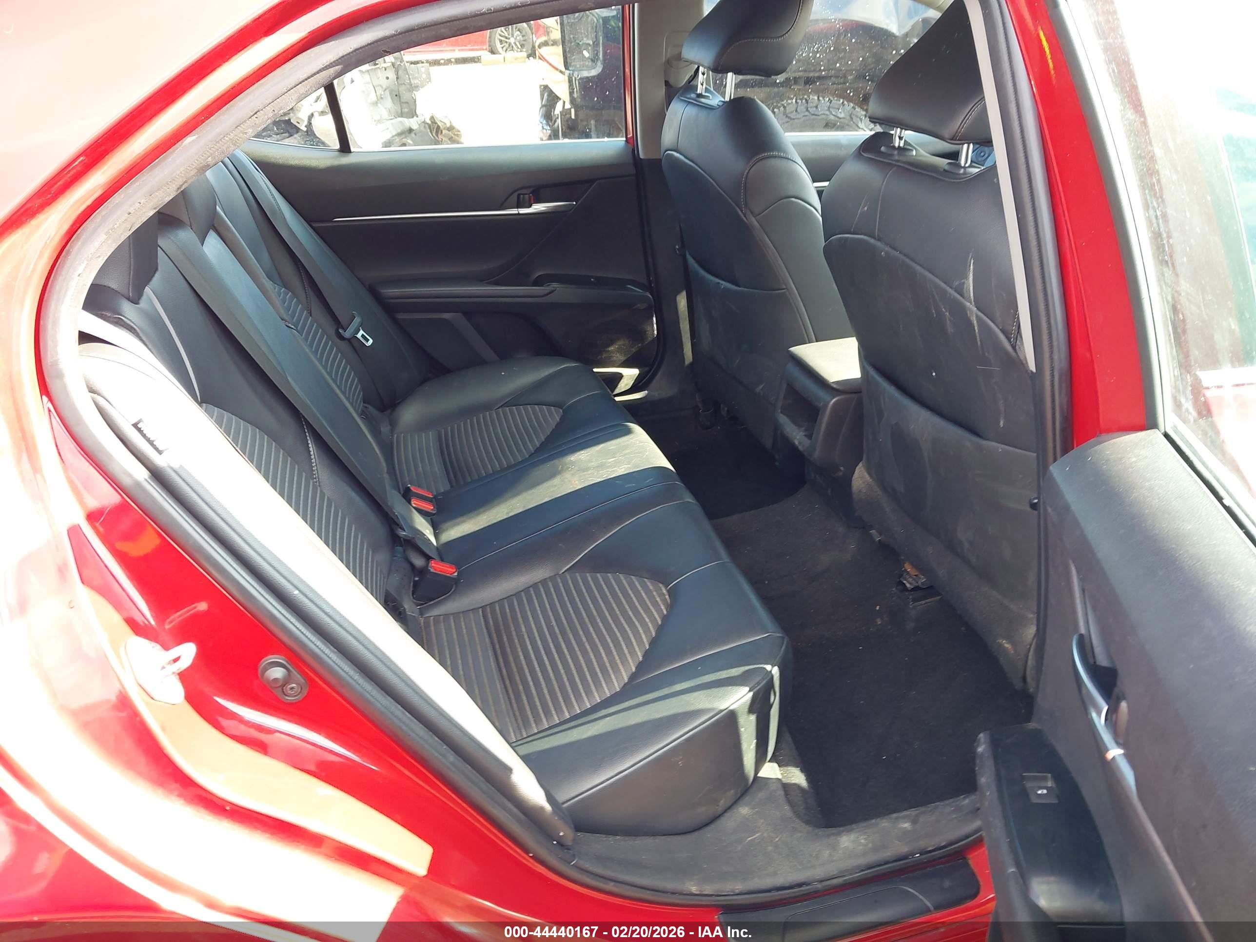 TOYOTA CAMRY image 8