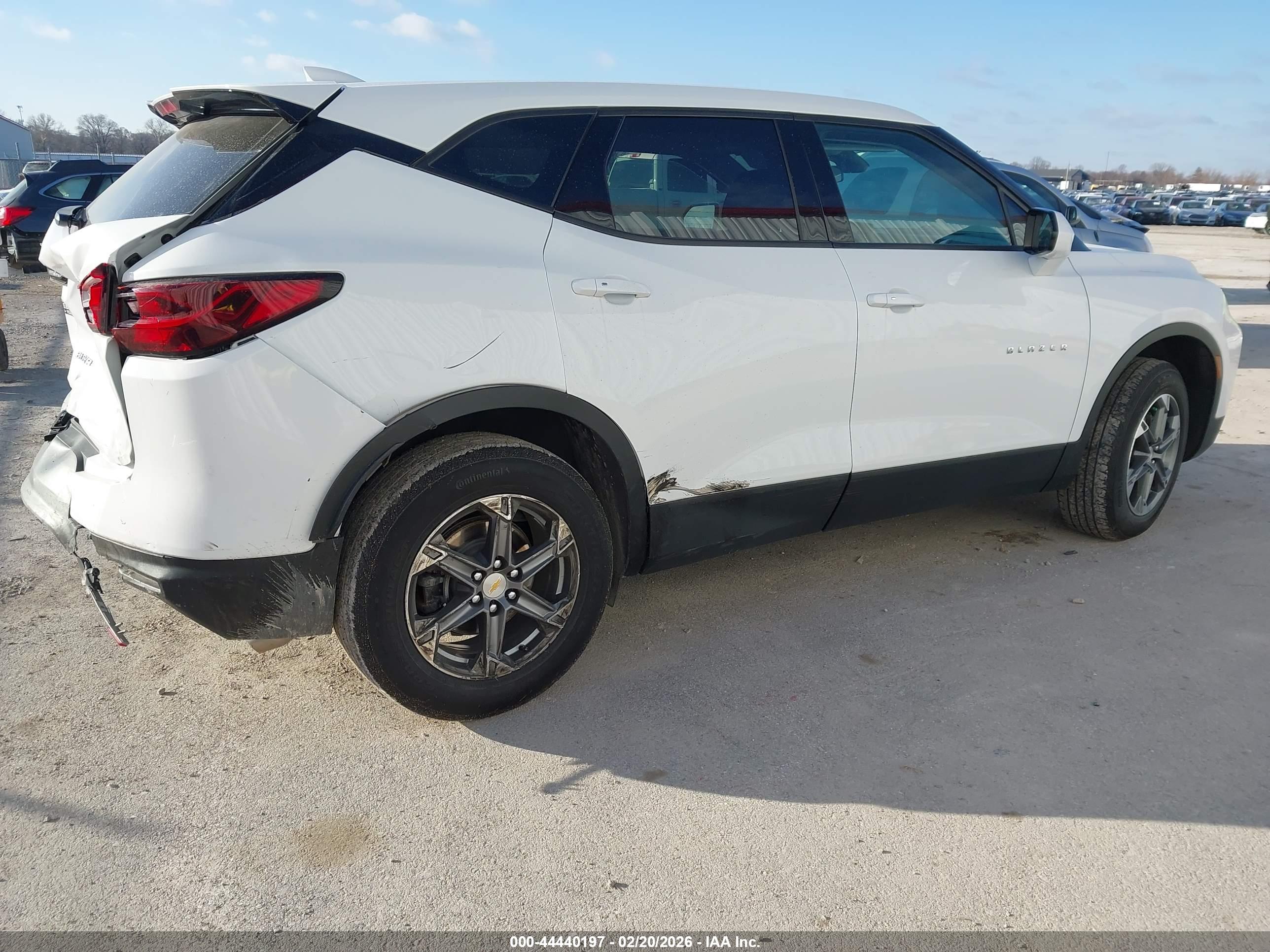 CHEVROLET BLAZER image 4