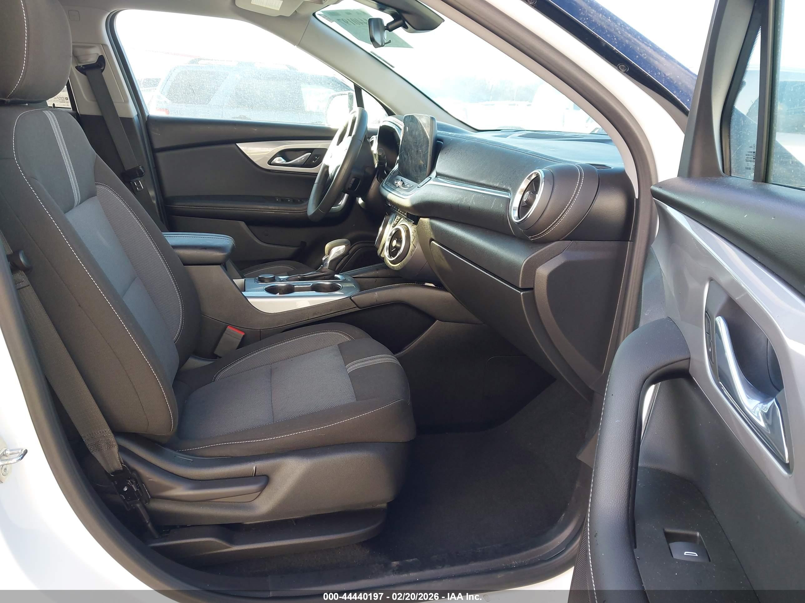CHEVROLET BLAZER image 5