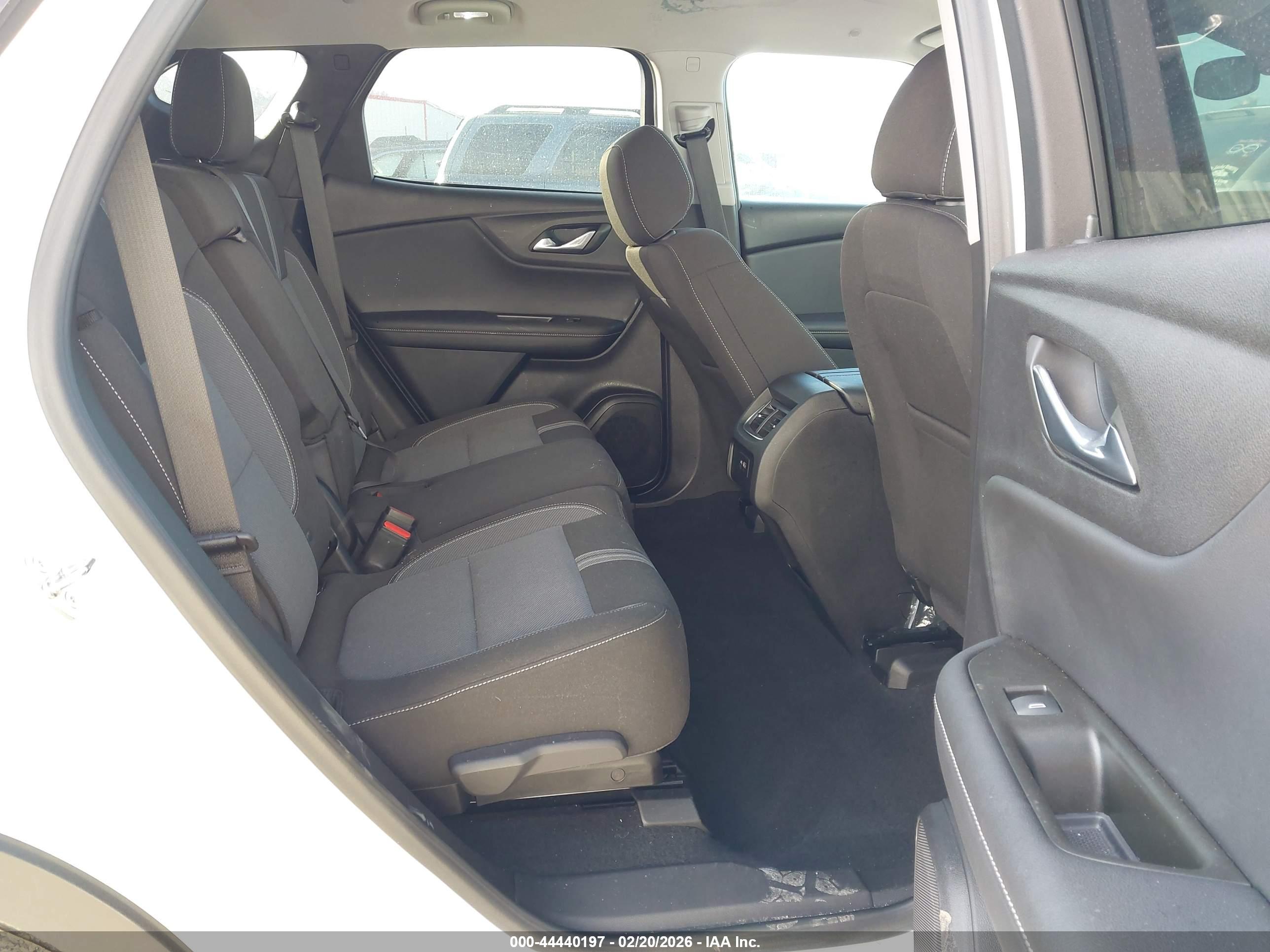 CHEVROLET BLAZER image 8
