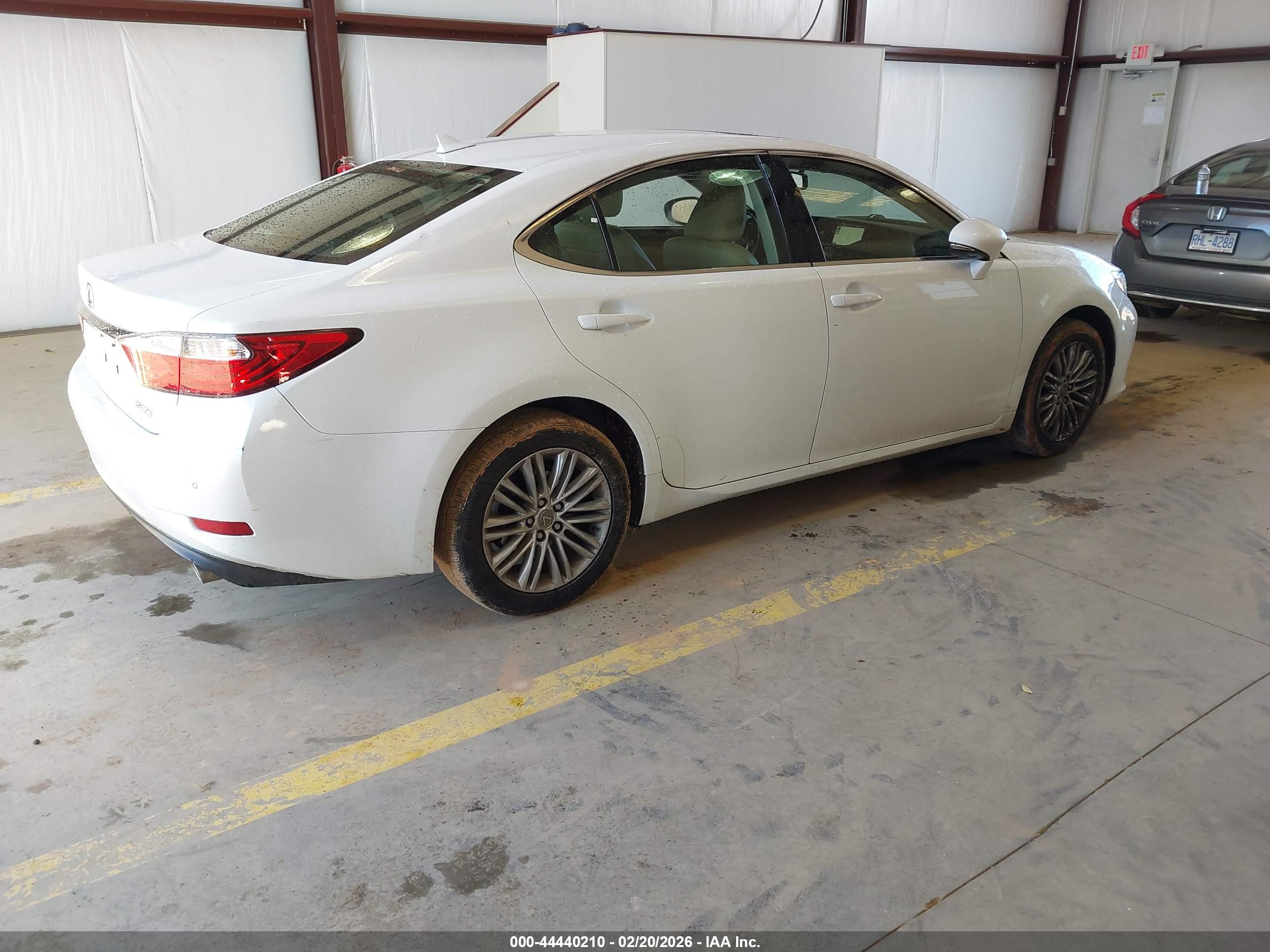 LEXUS ES image 4