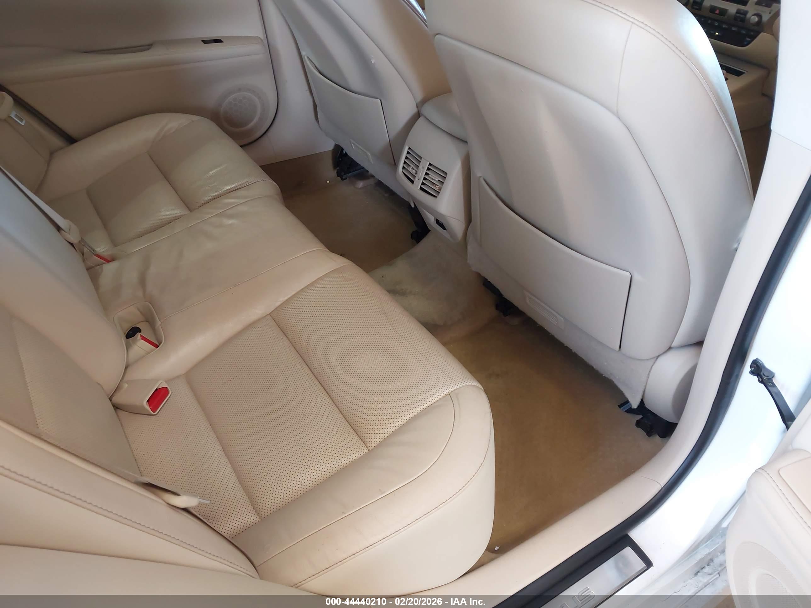 LEXUS ES image 8