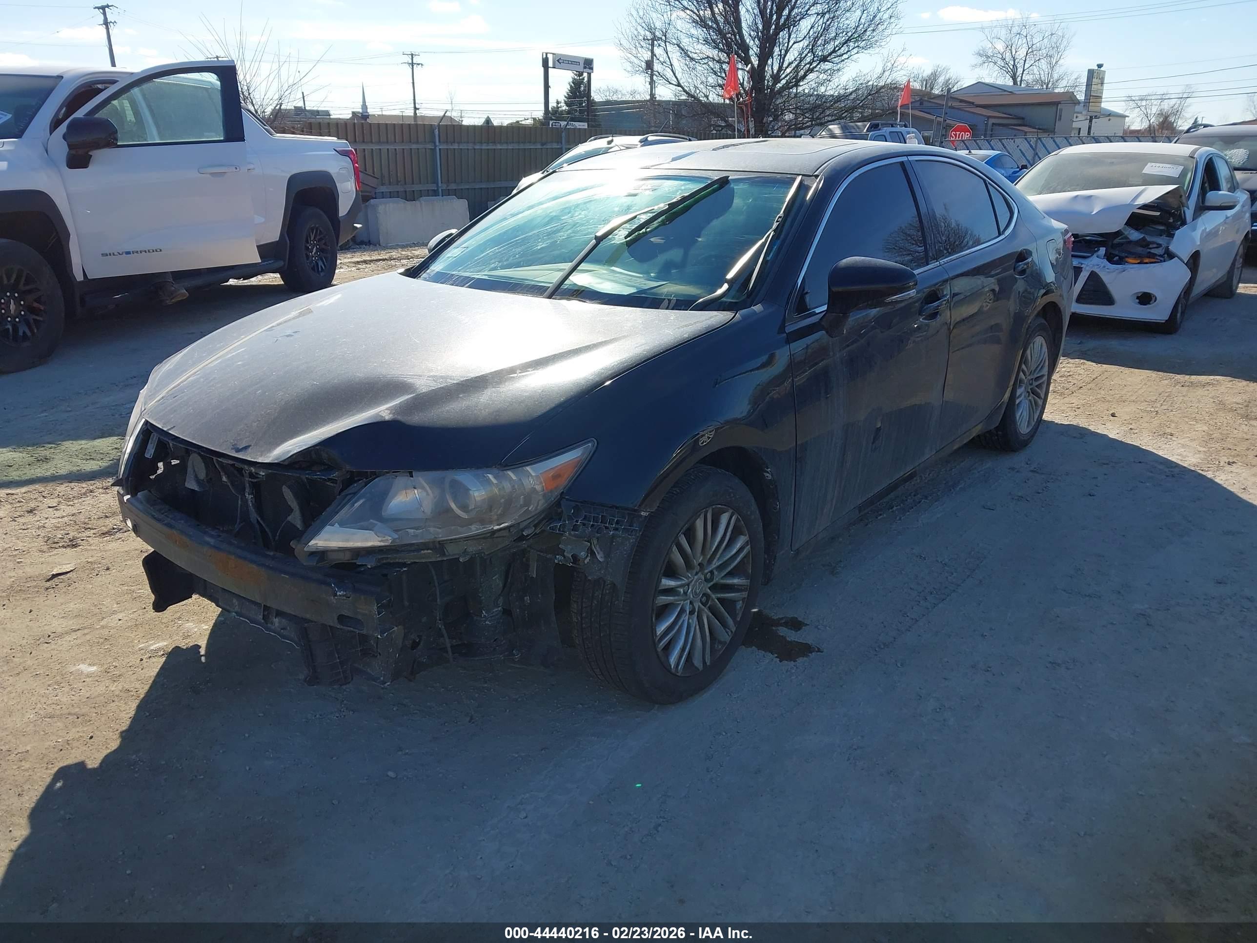 LEXUS ES image 2