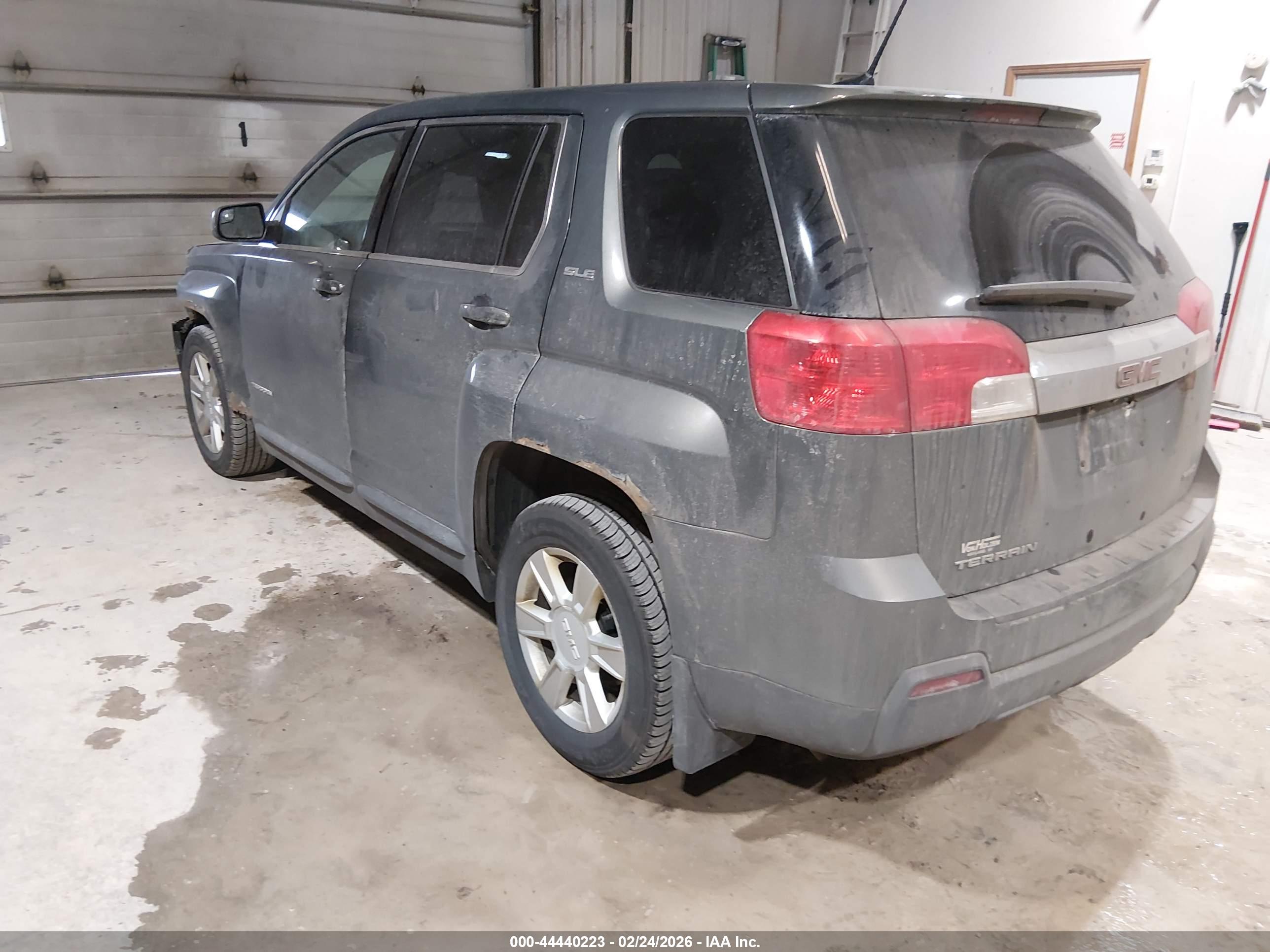 GMC TERRAIN image 3