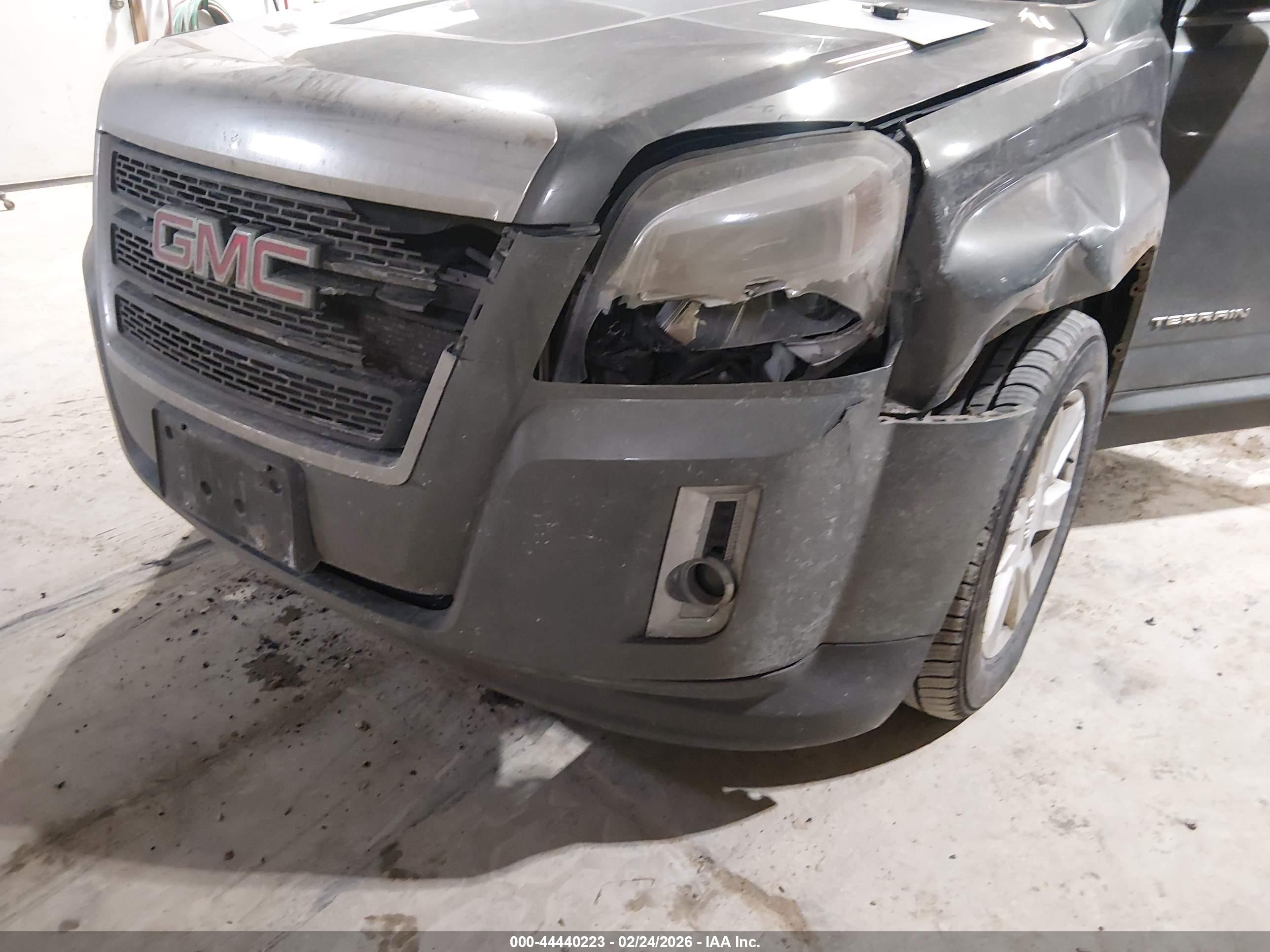 GMC TERRAIN image 6