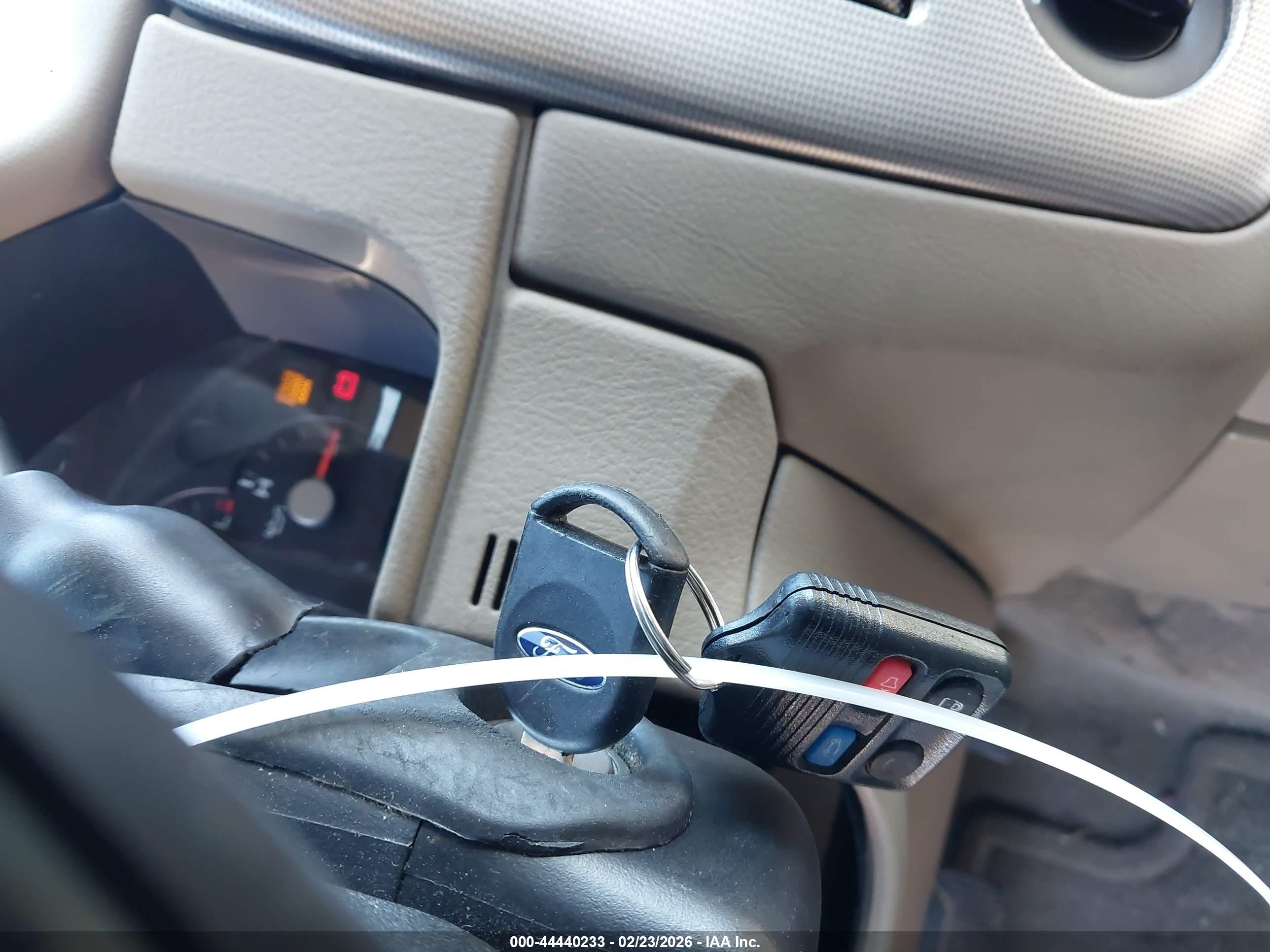 FORD EXPLORER image 11