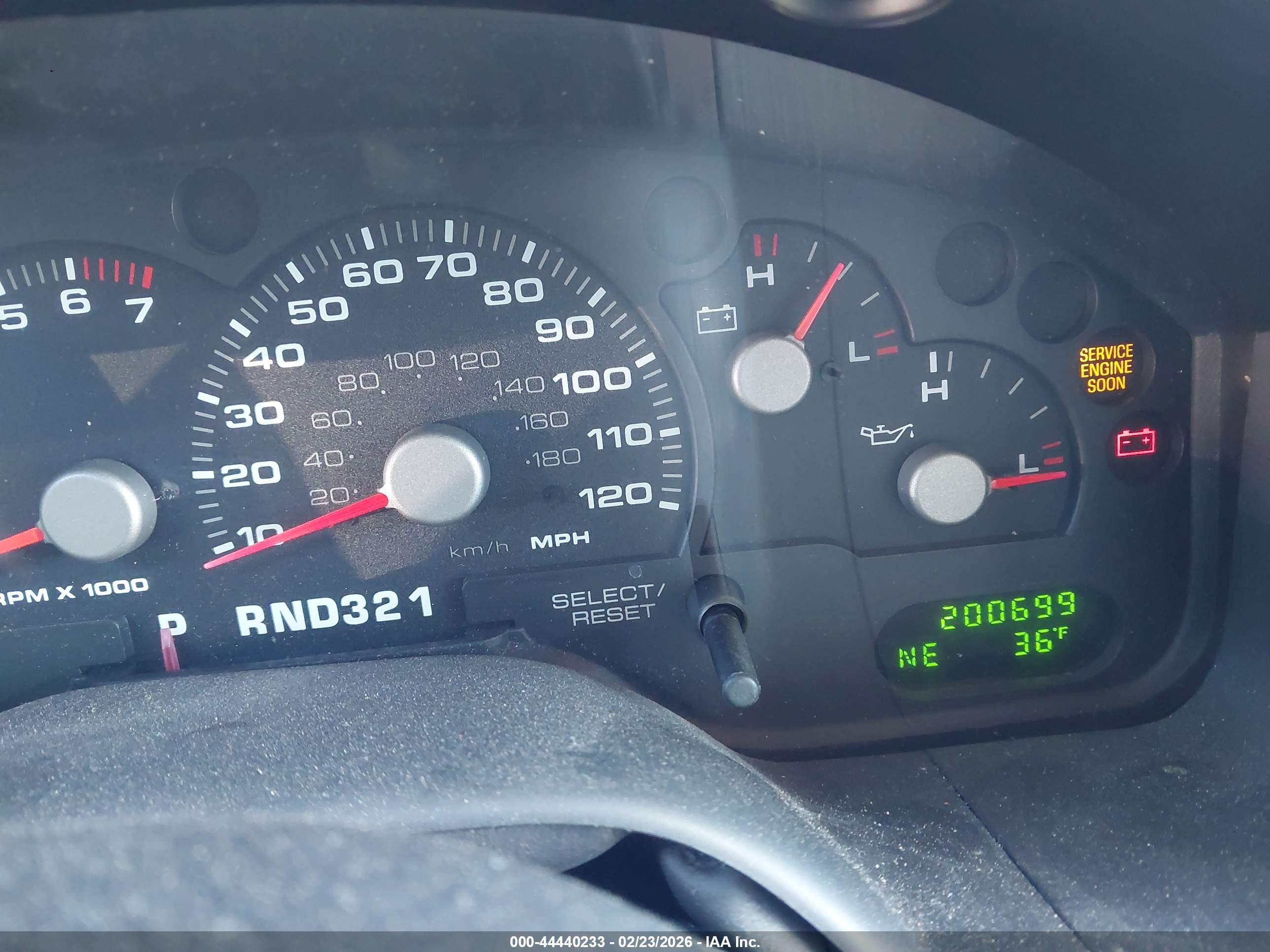 FORD EXPLORER image 7