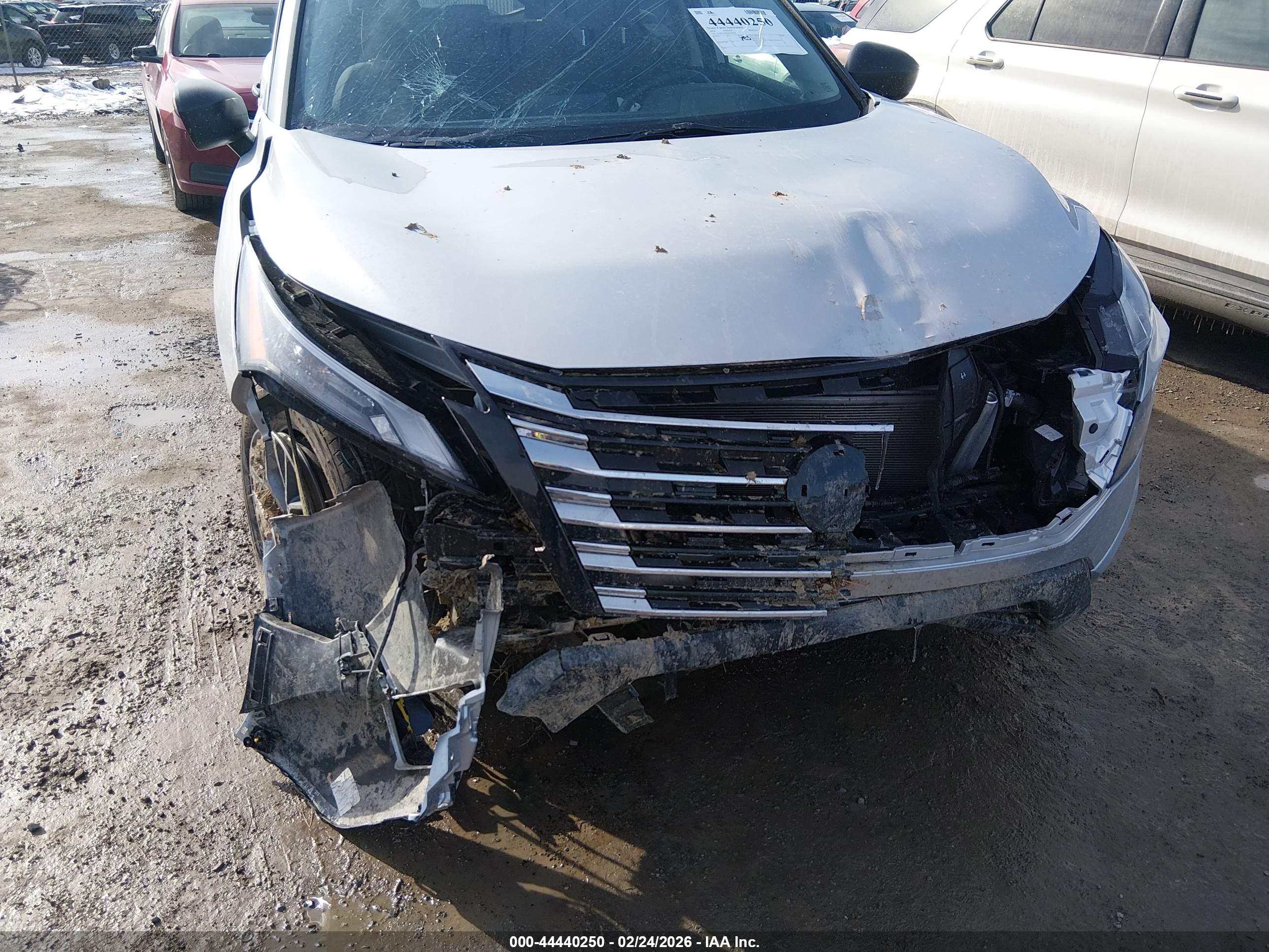 NISSAN ROGUE image 6