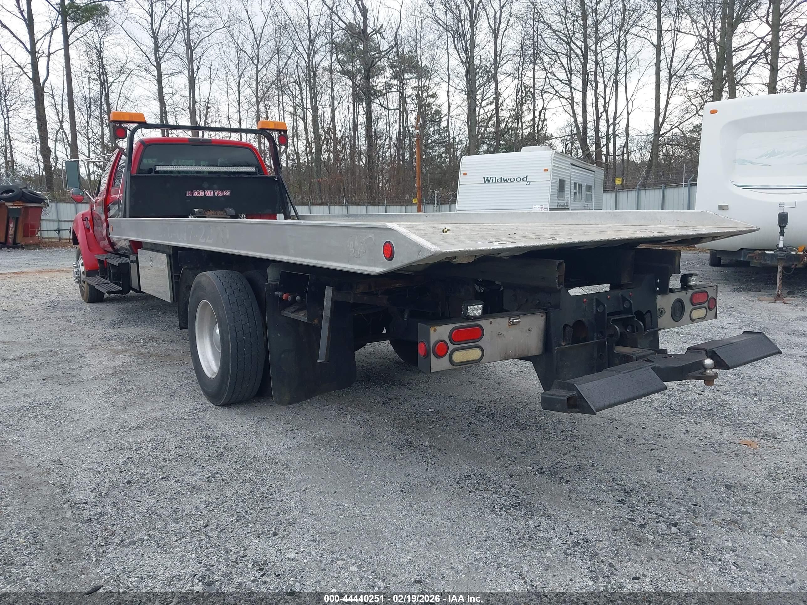 FORD F-750 image 3