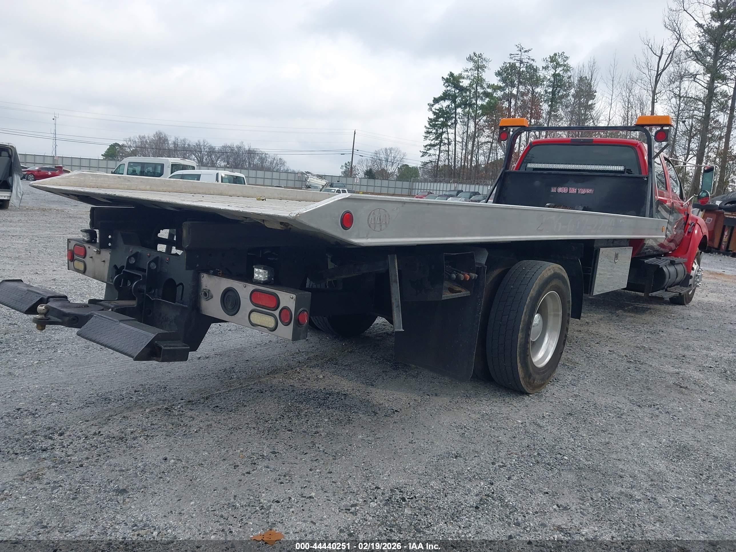 FORD F-750 image 4