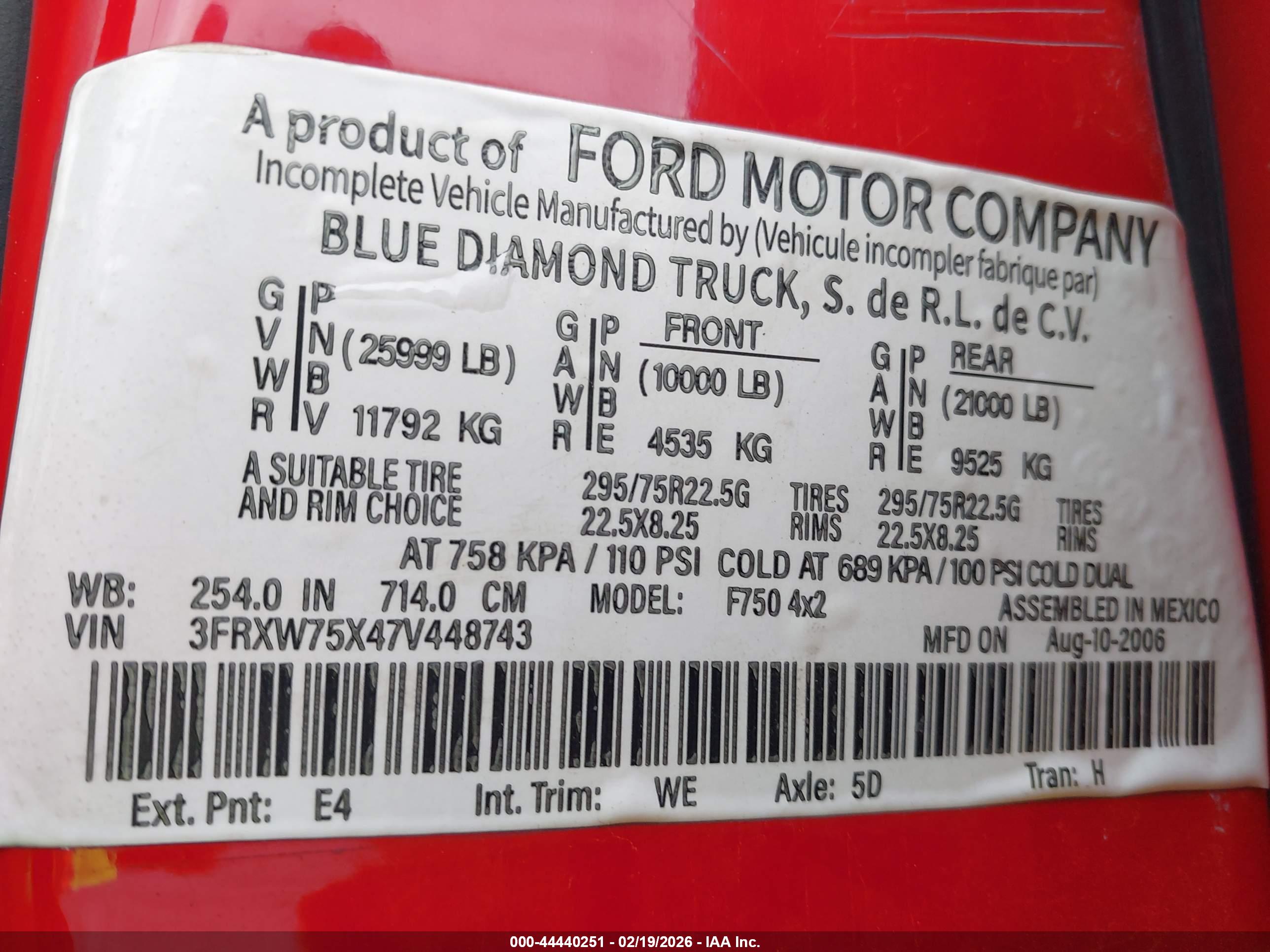 FORD F-750 image 9