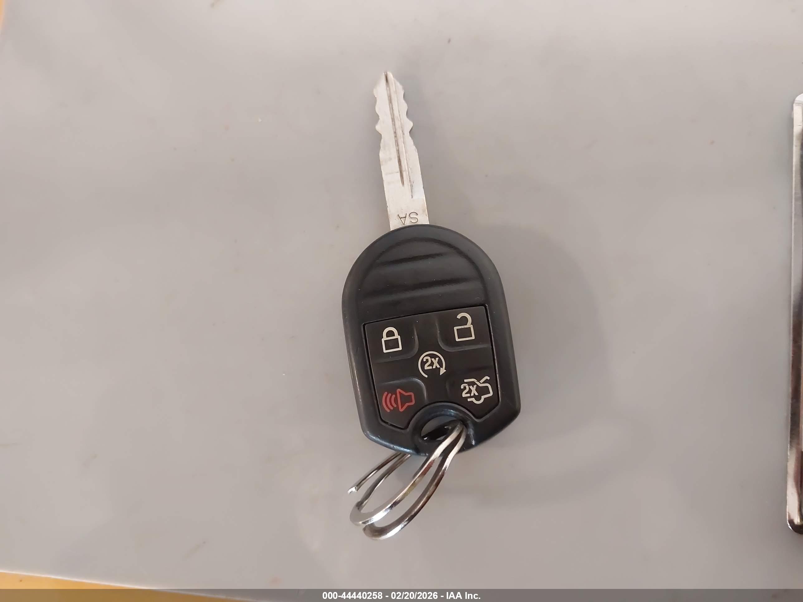 FORD EXPLORER image 11