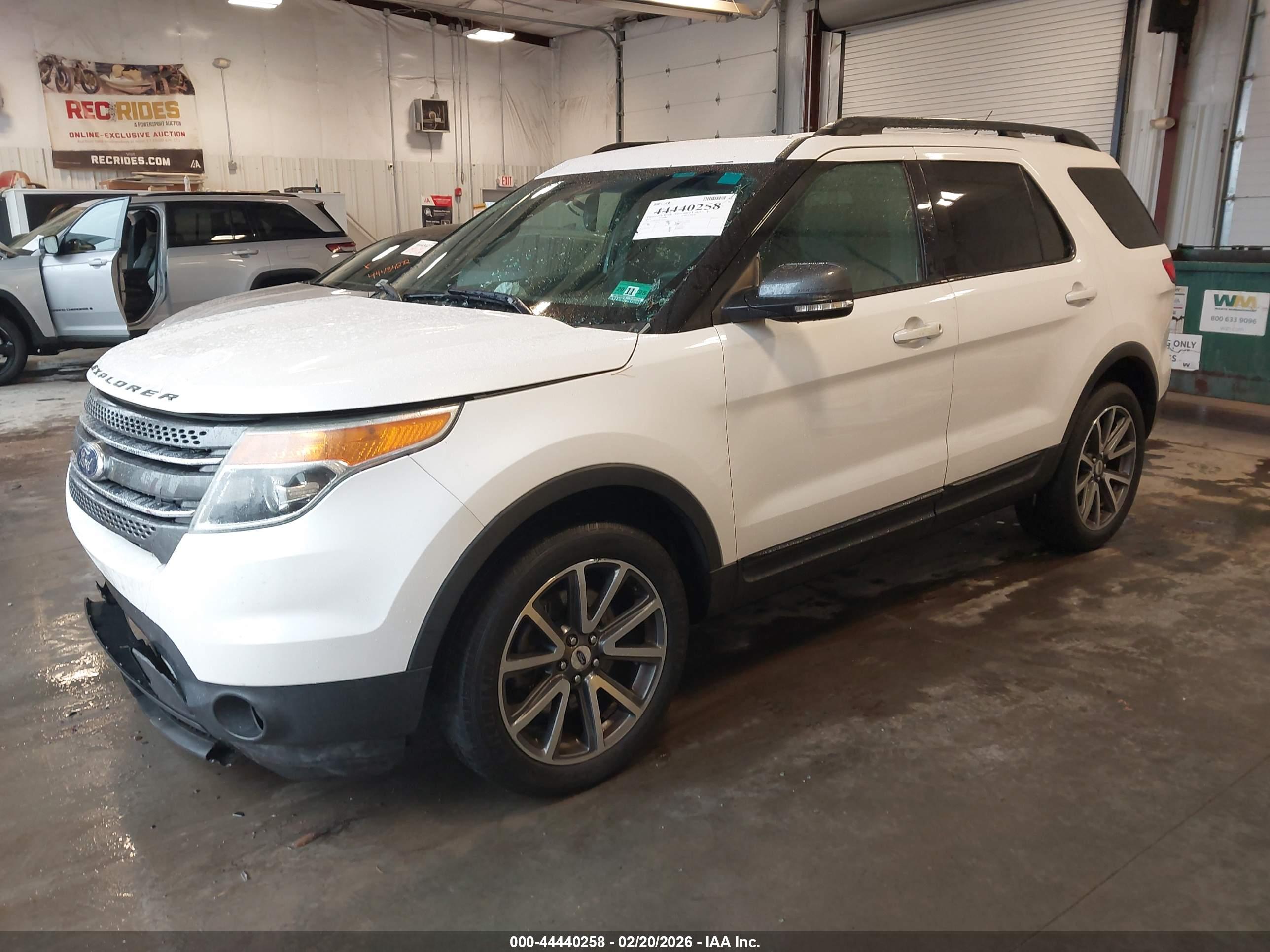 FORD EXPLORER image 2