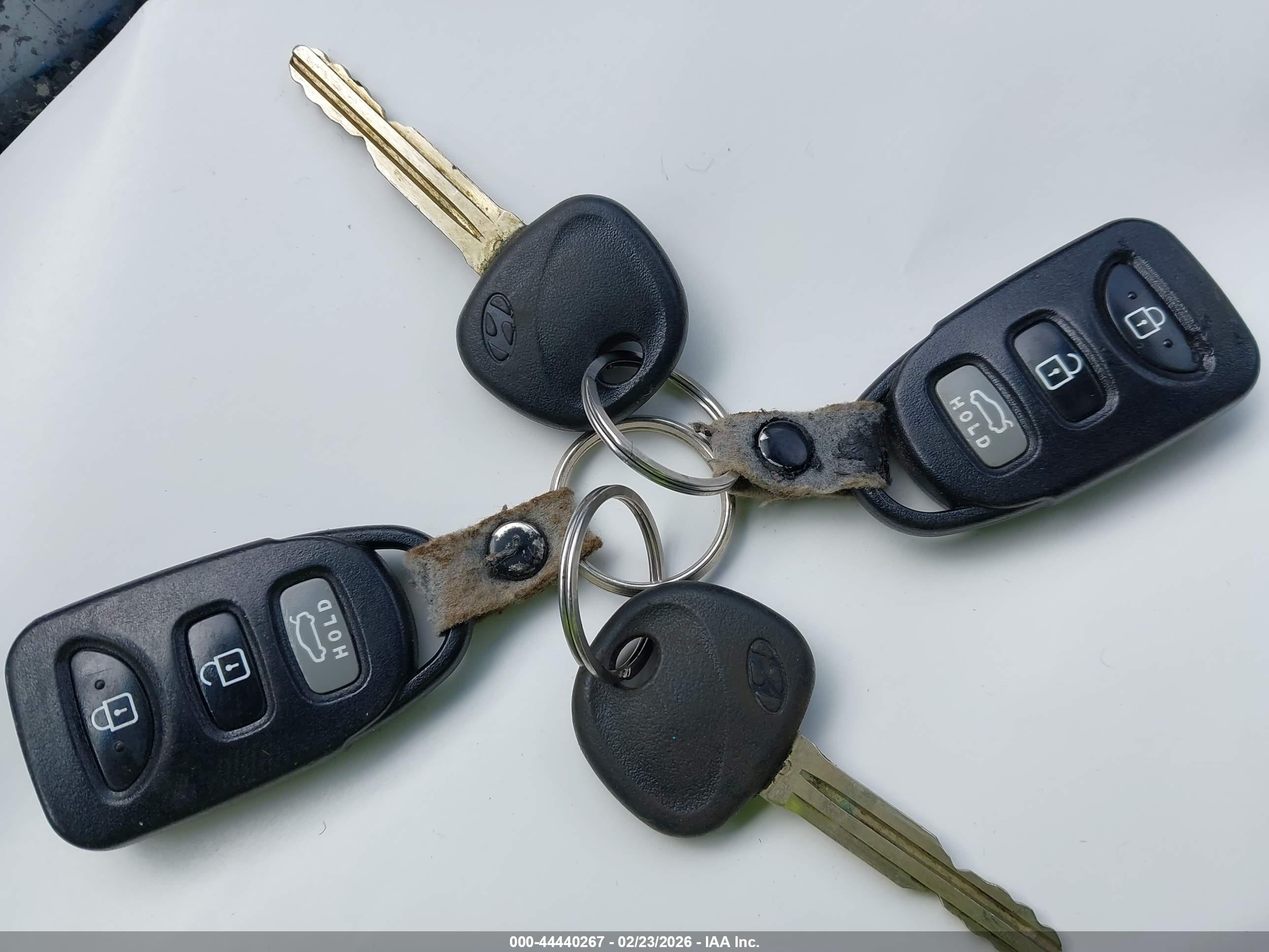 HYUNDAI ELANTRA image 11
