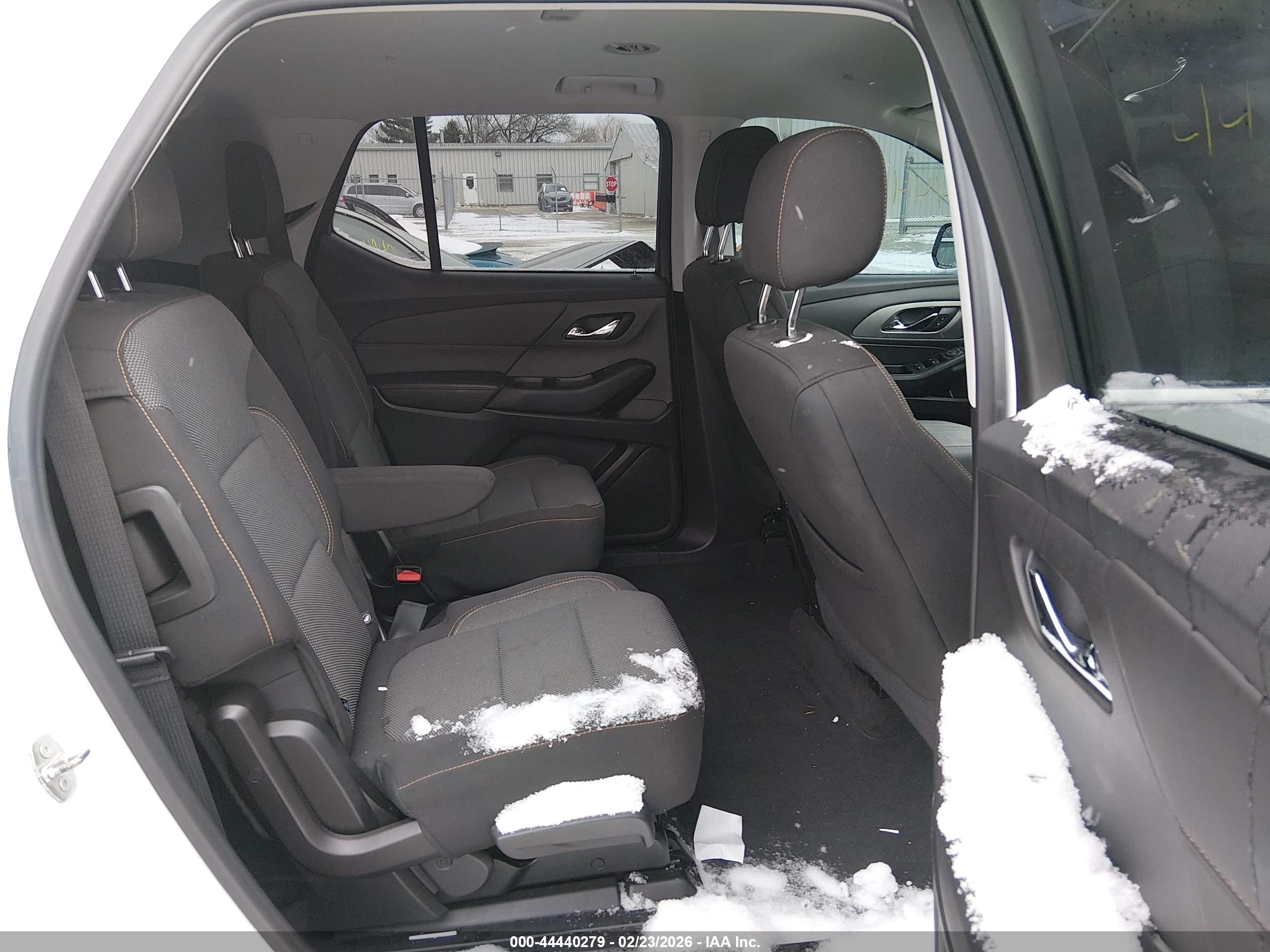 CHEVROLET TRAVERSE image 8