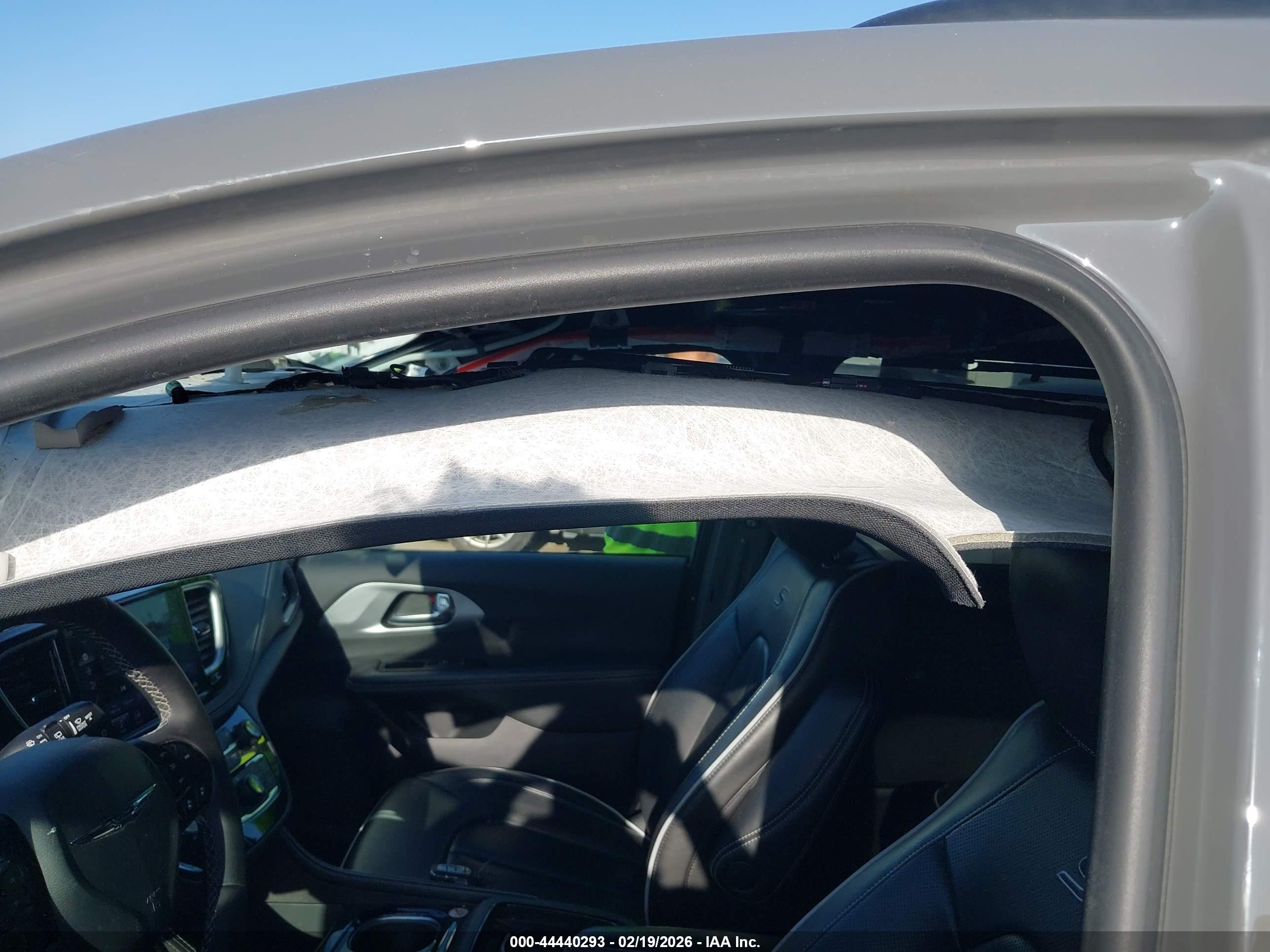 CHRYSLER PACIFICA image 6