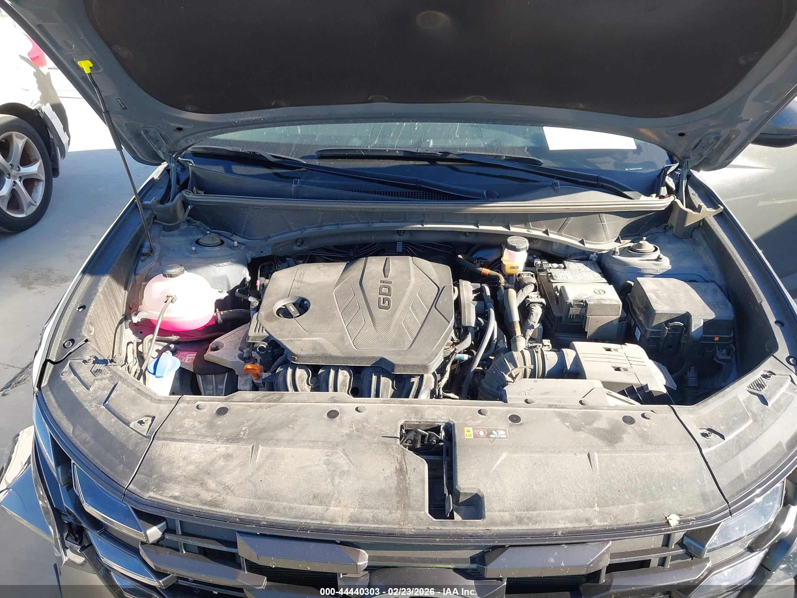 HYUNDAI TUCSON image 10