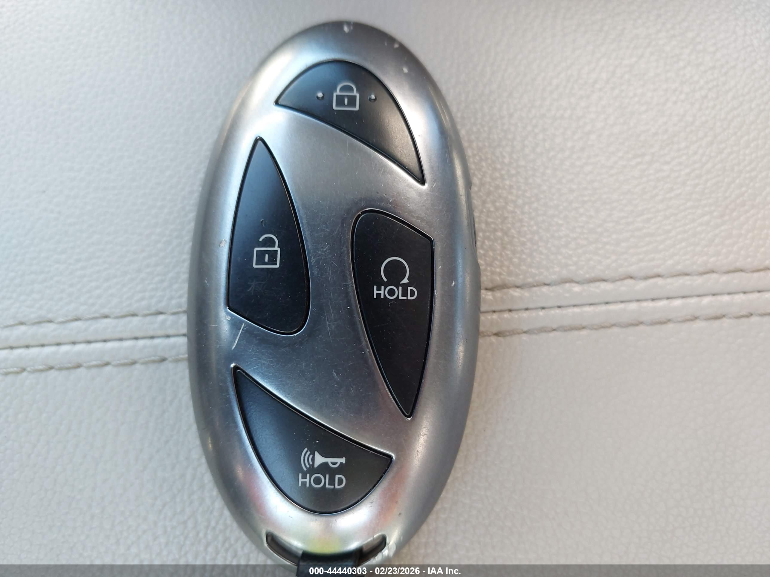 HYUNDAI TUCSON image 11