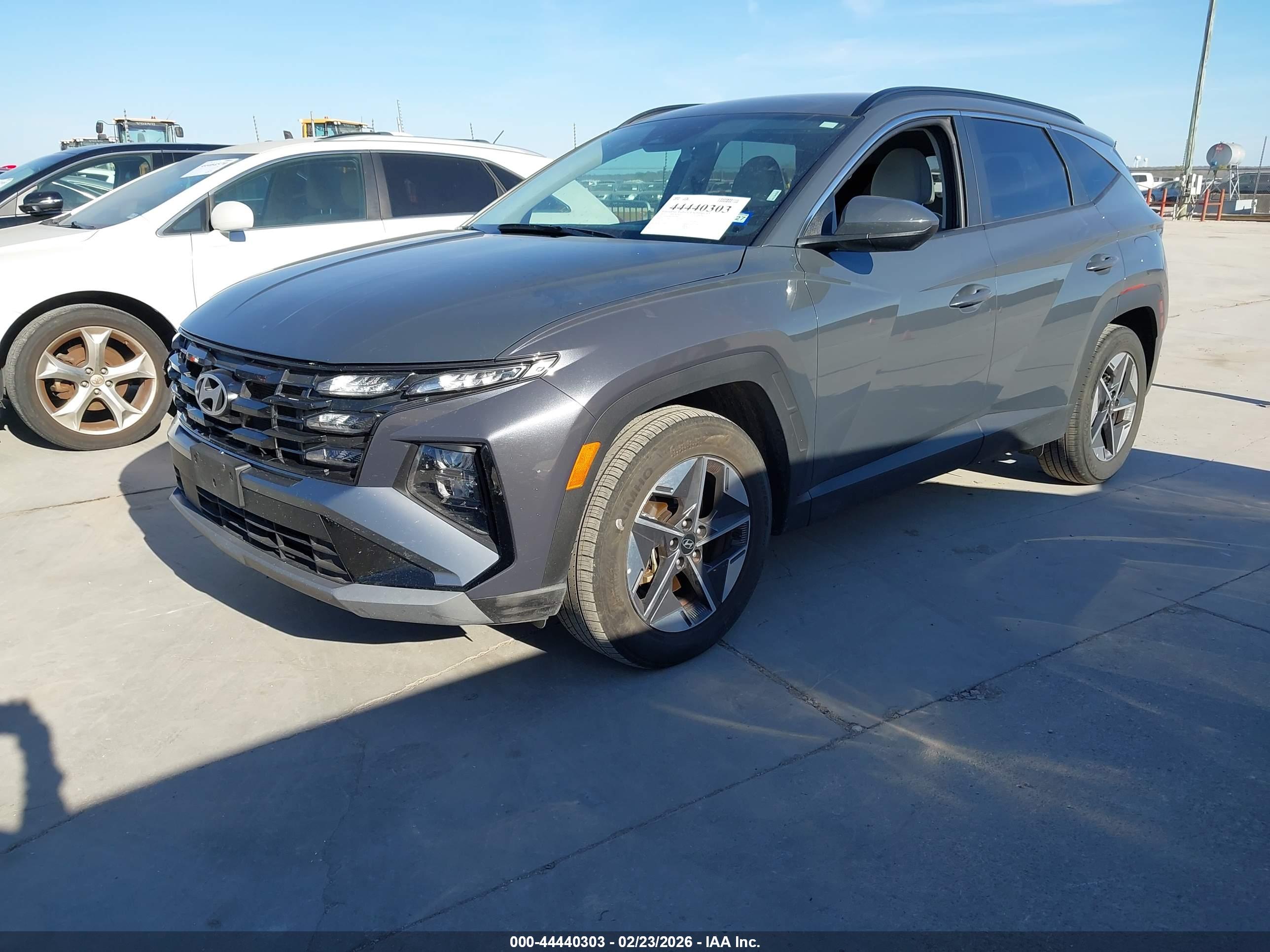 HYUNDAI TUCSON image 2